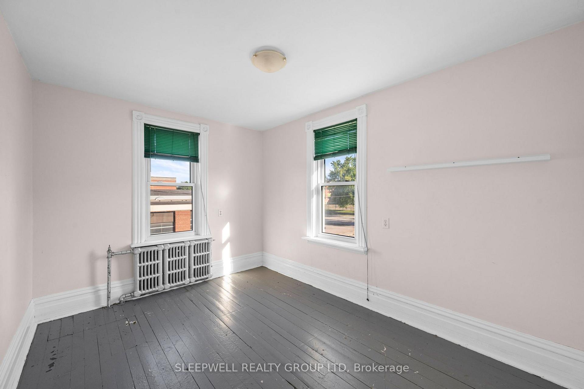 Photo 21 of 151 Renfrew Avenue W, Renfrew, Renfrew — HOMEH
