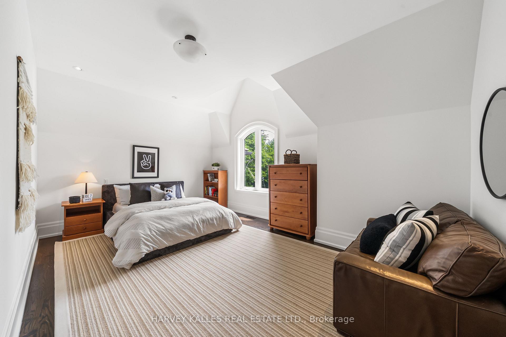 Photo 15 of 6 Vesta Drive, Toronto, Forest Hill South — HOMEH