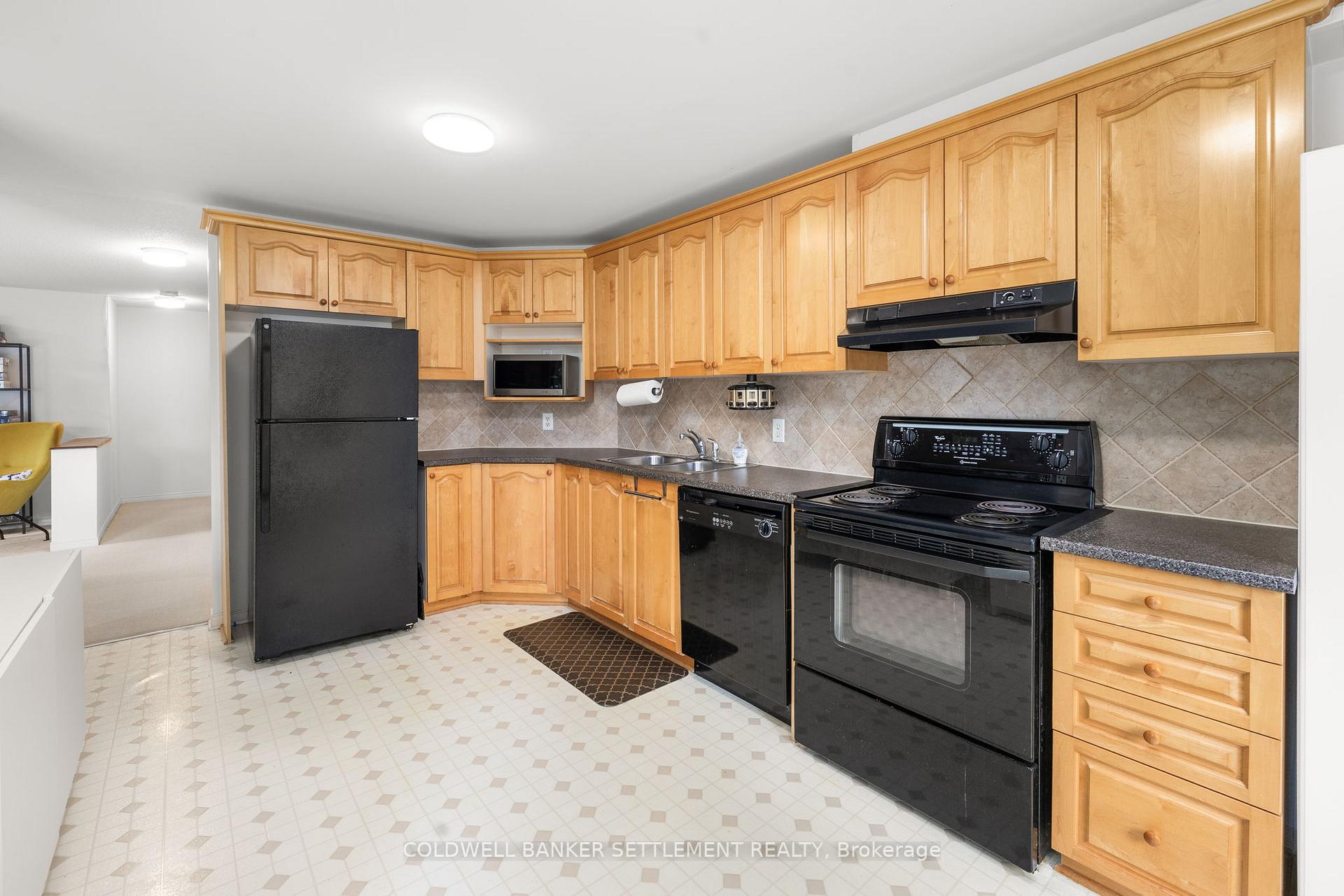Photo 19 of Unit G, 10 Daybreak Street, Ottawa, Barrhaven East — HOMEH