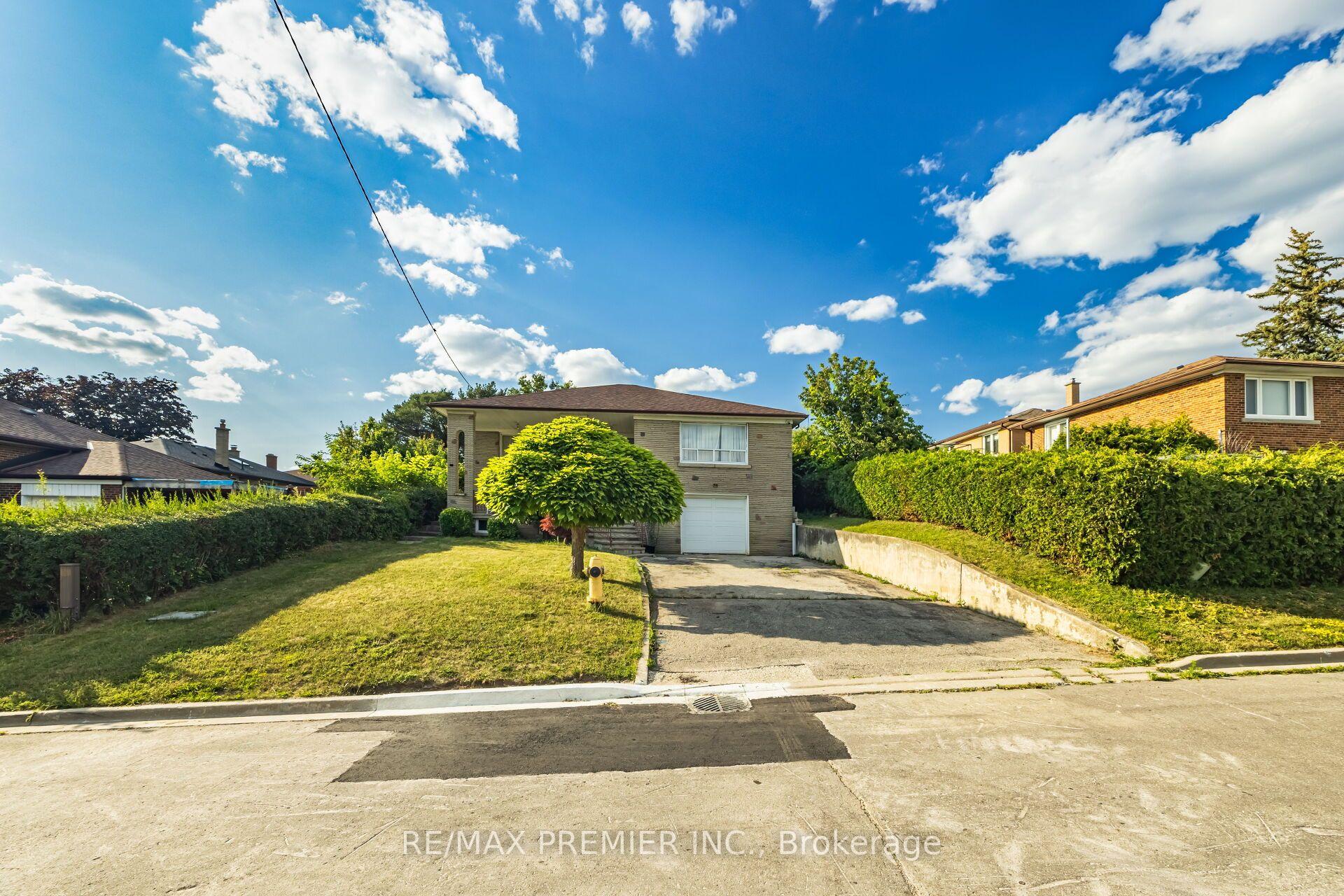 Photo 4 of 6 Canton Avenue, North York, Downsview-Roding-CFB — HOMEH
