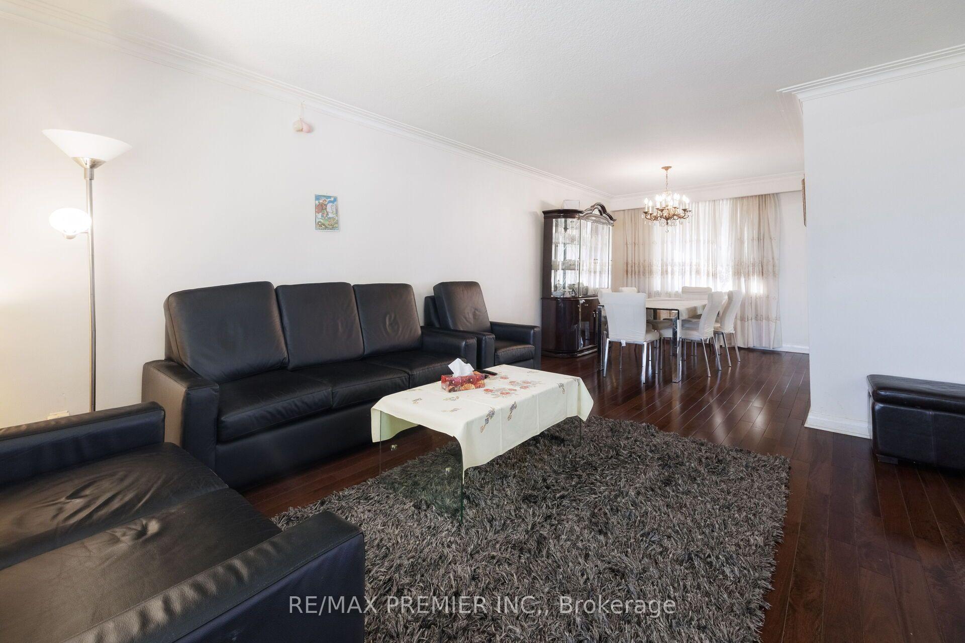 Photo 13 of 6 Canton Avenue, North York, Downsview-Roding-CFB — HOMEH