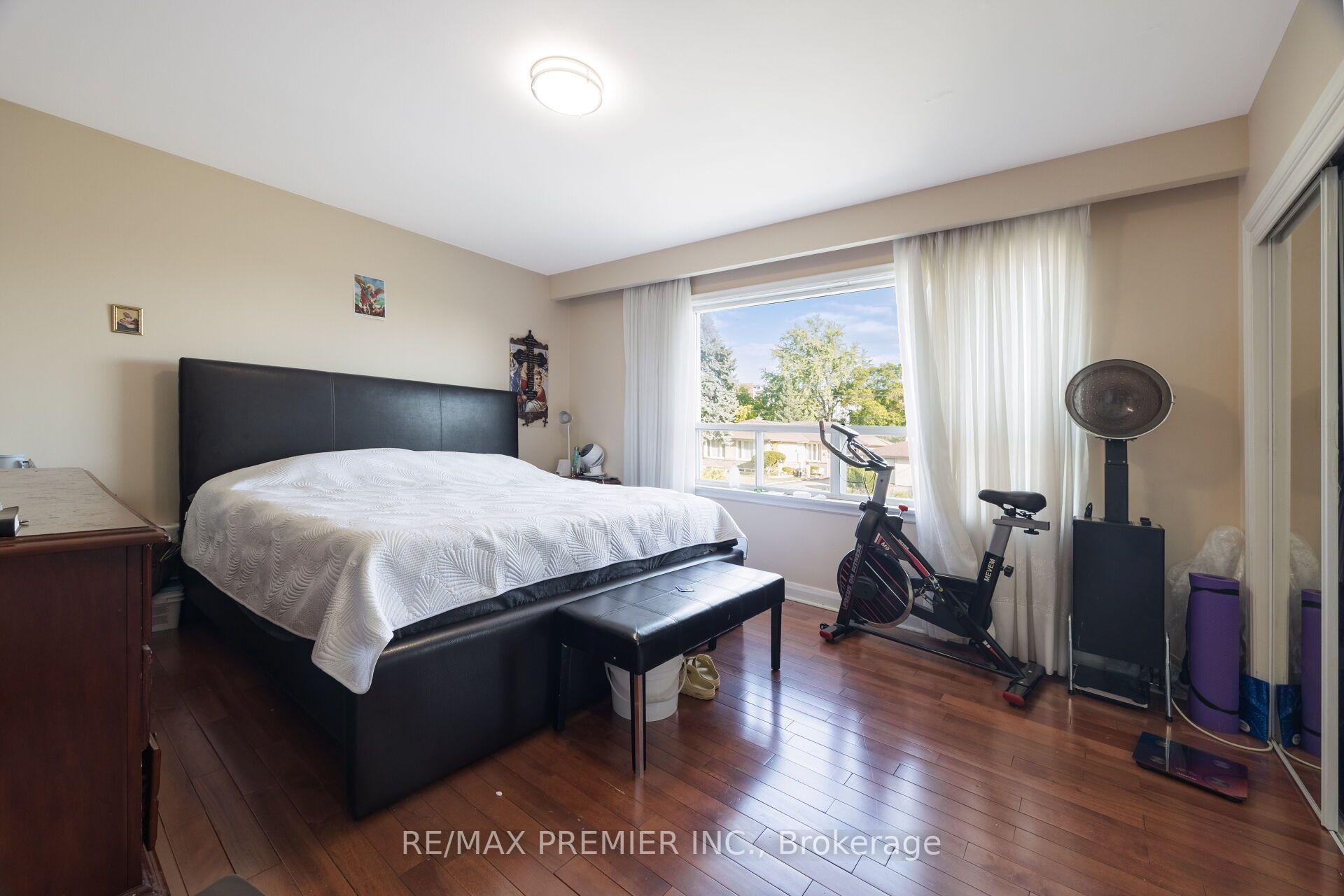 Photo 32 of 6 Canton Avenue, North York, Downsview-Roding-CFB — HOMEH