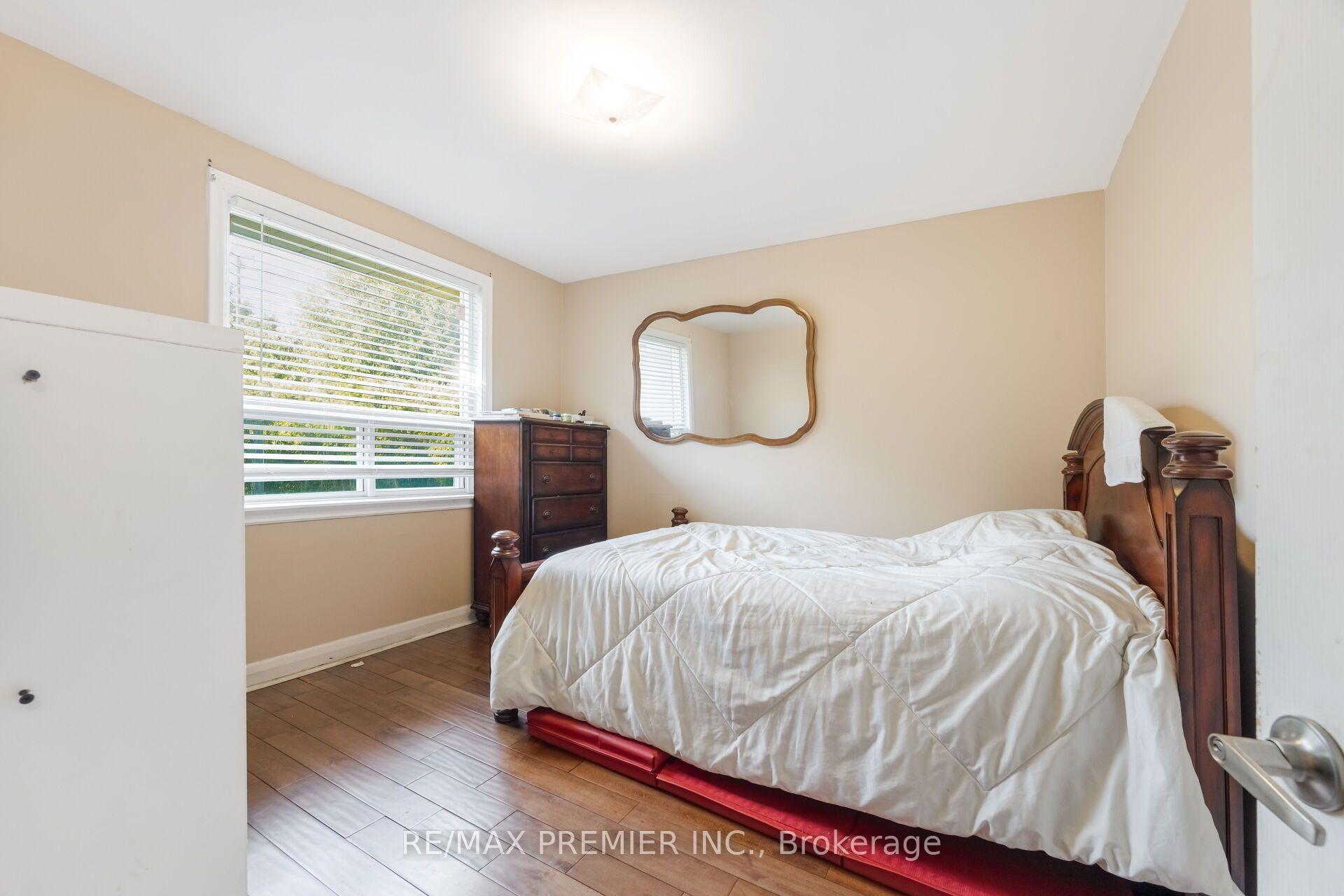 Photo 36 of 6 Canton Avenue, North York, Downsview-Roding-CFB — HOMEH
