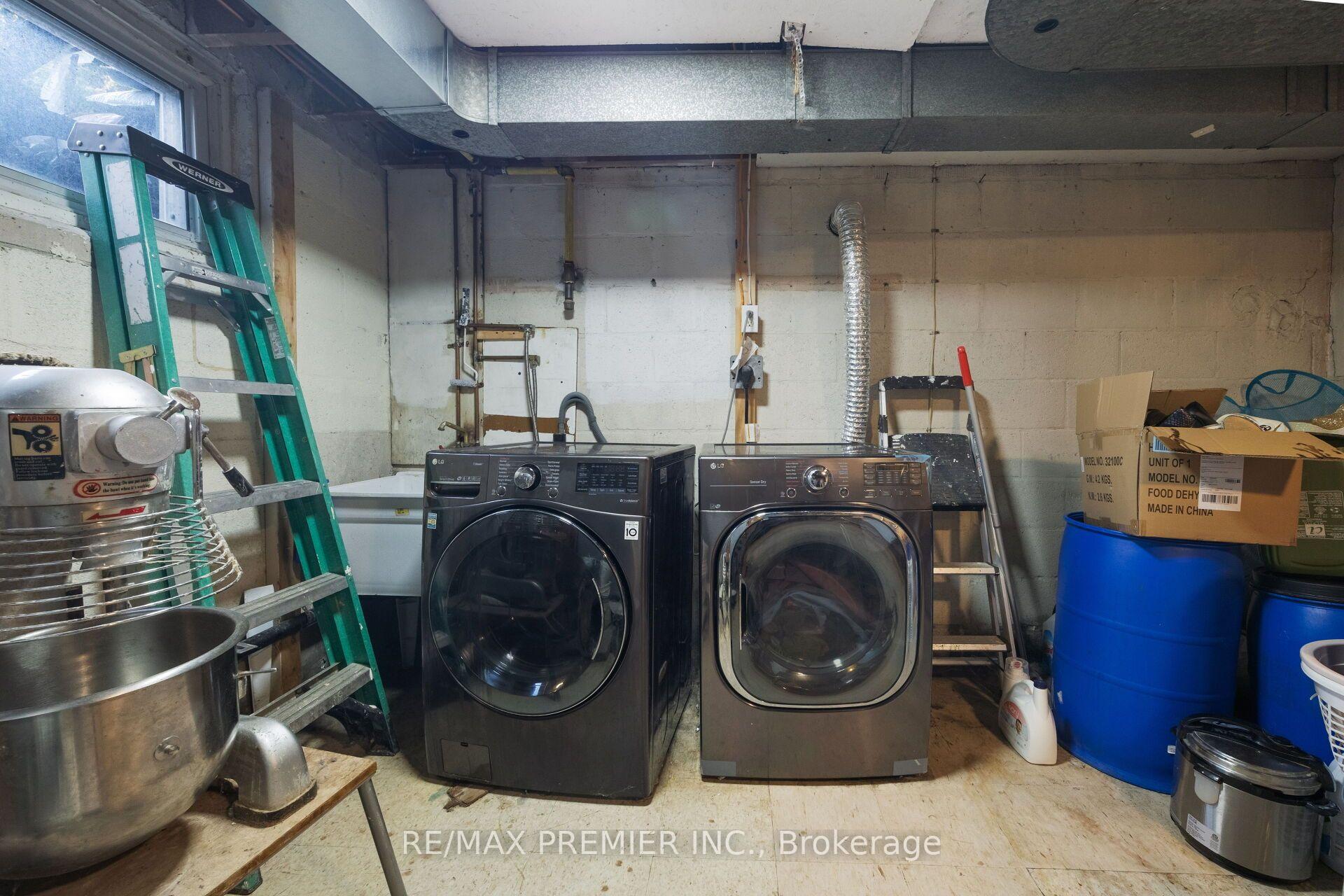 Photo 38 of 6 Canton Avenue, North York, Downsview-Roding-CFB — HOMEH