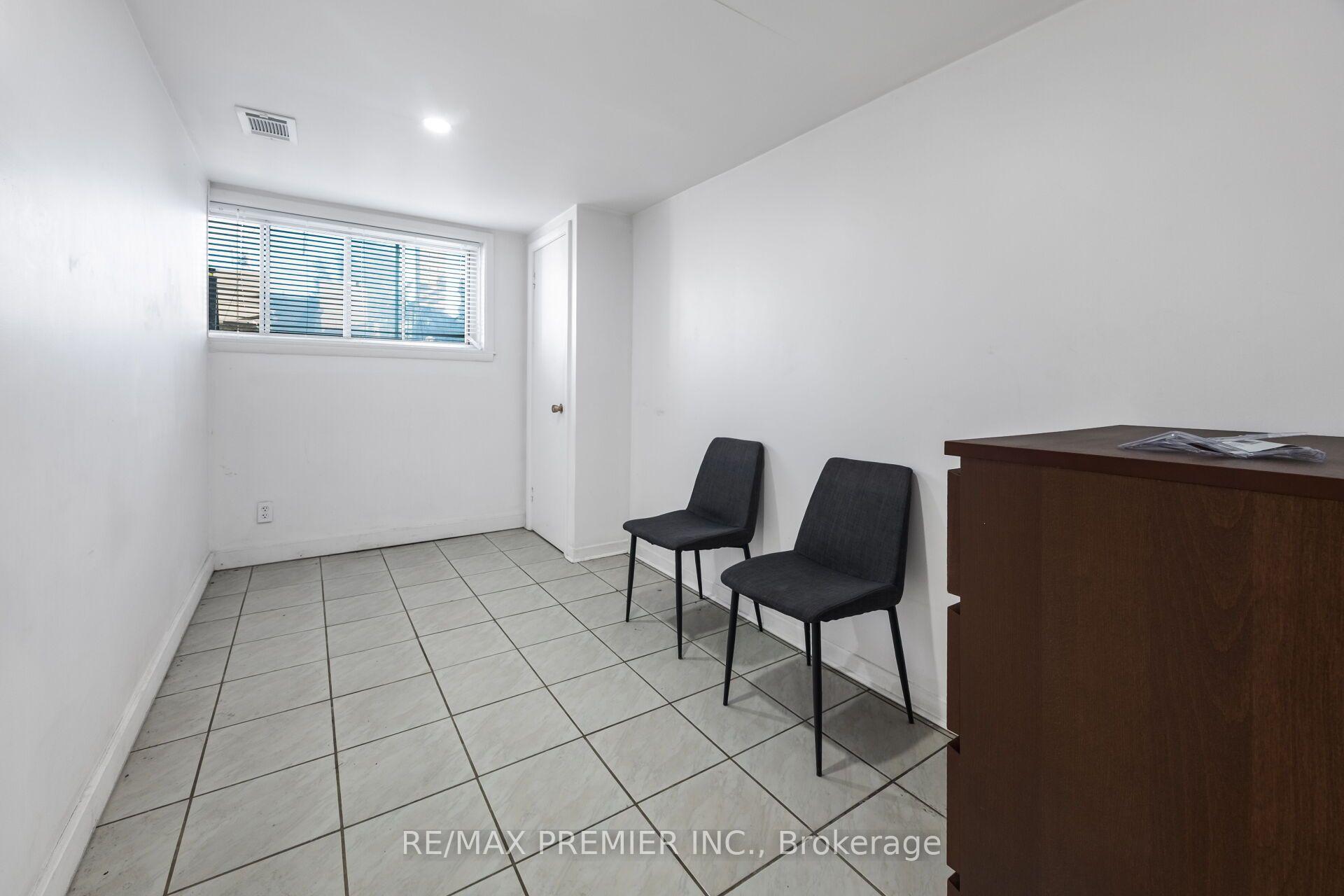 Photo 43 of 6 Canton Avenue, North York, Downsview-Roding-CFB — HOMEH