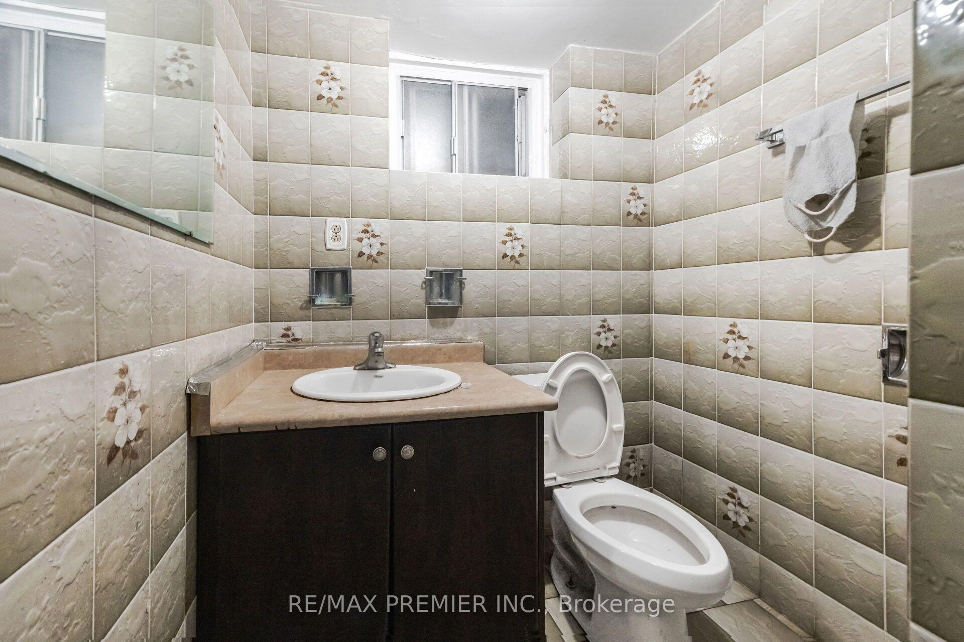 Photo 45 of 6 Canton Avenue, North York, Downsview-Roding-CFB — HOMEH
