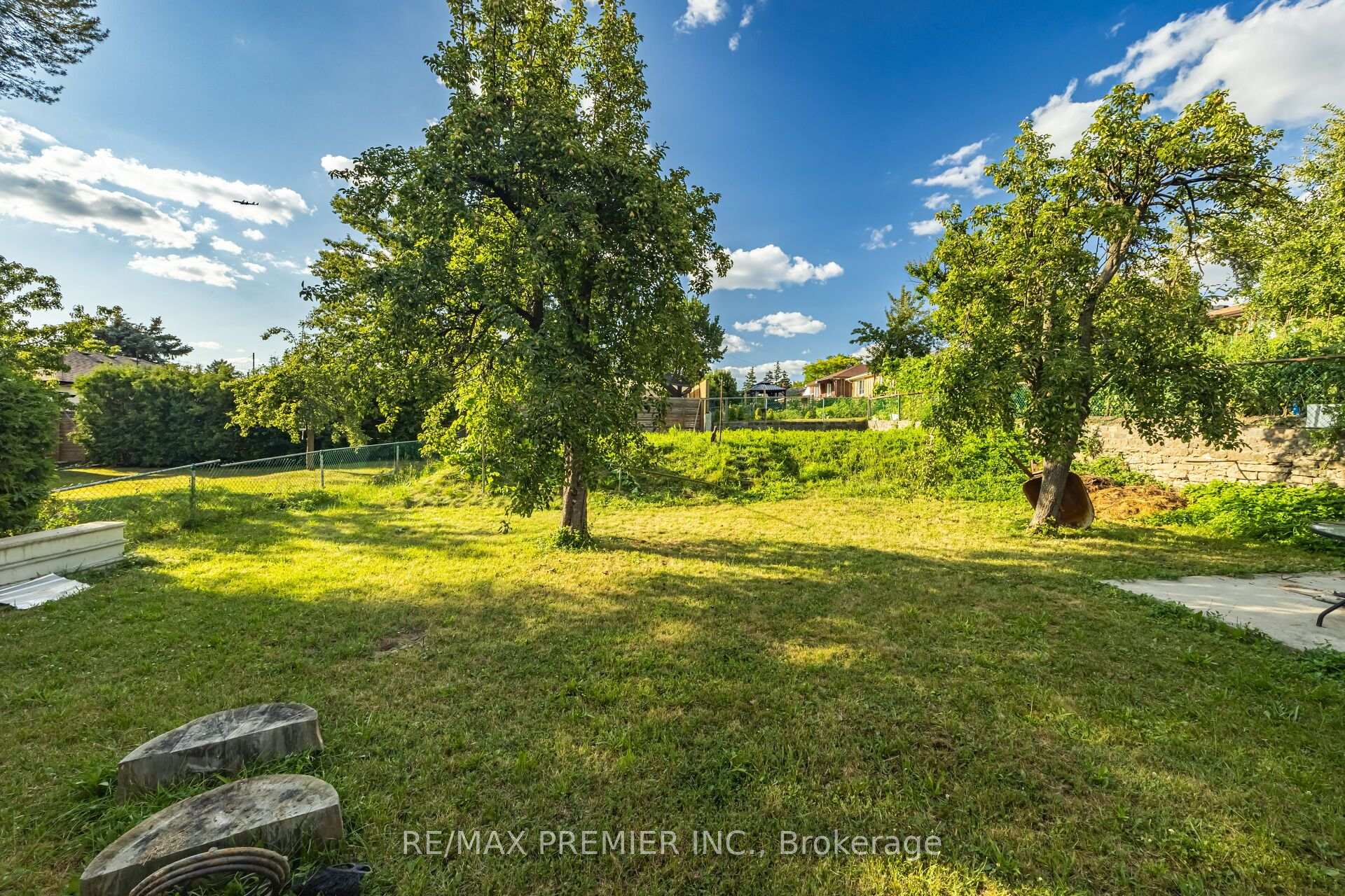 Photo 49 of 6 Canton Avenue, North York, Downsview-Roding-CFB — HOMEH