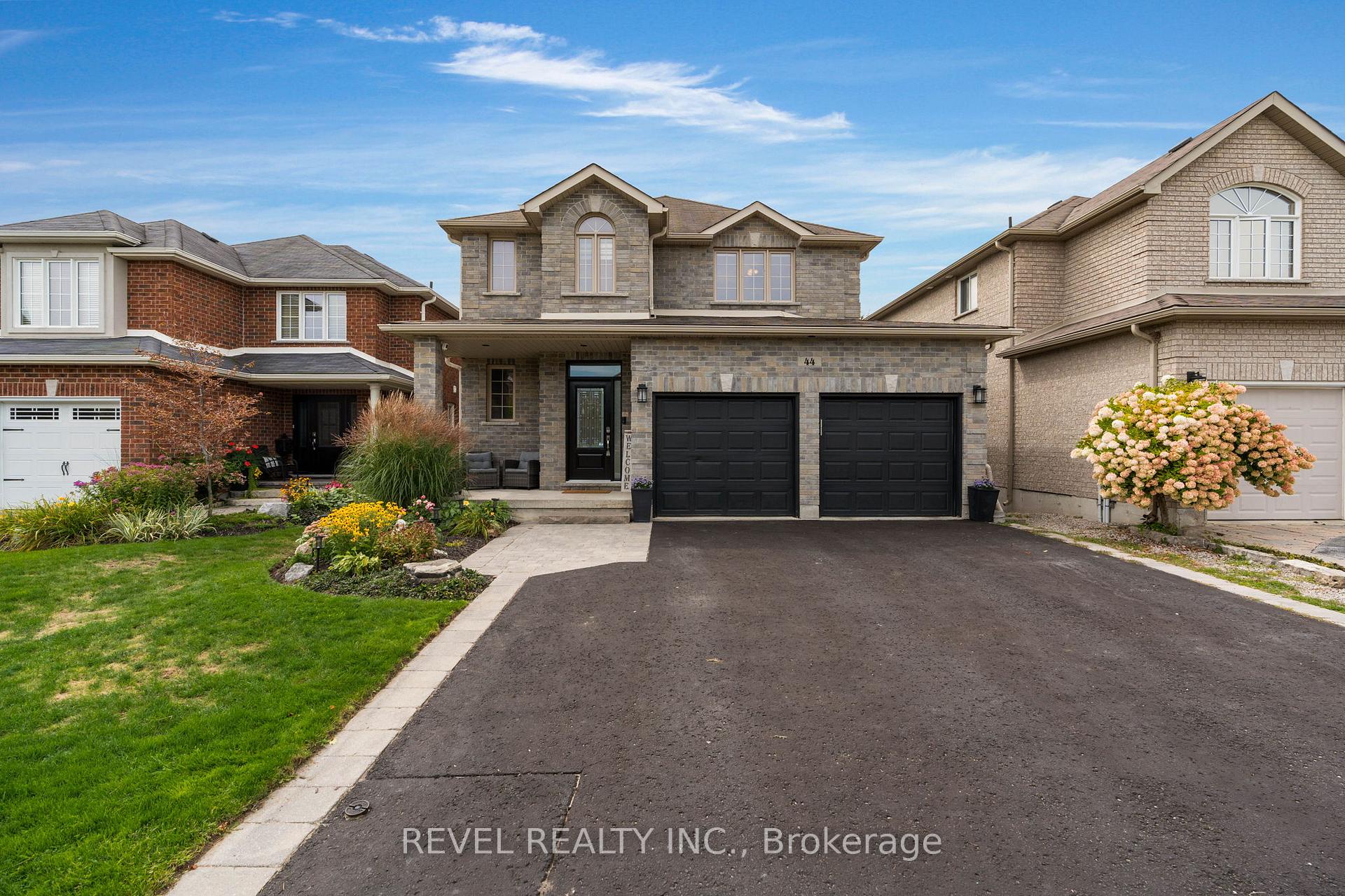 Photo 1 of 44 Graihawk Drive, Barrie, Ardagh — HOMEH