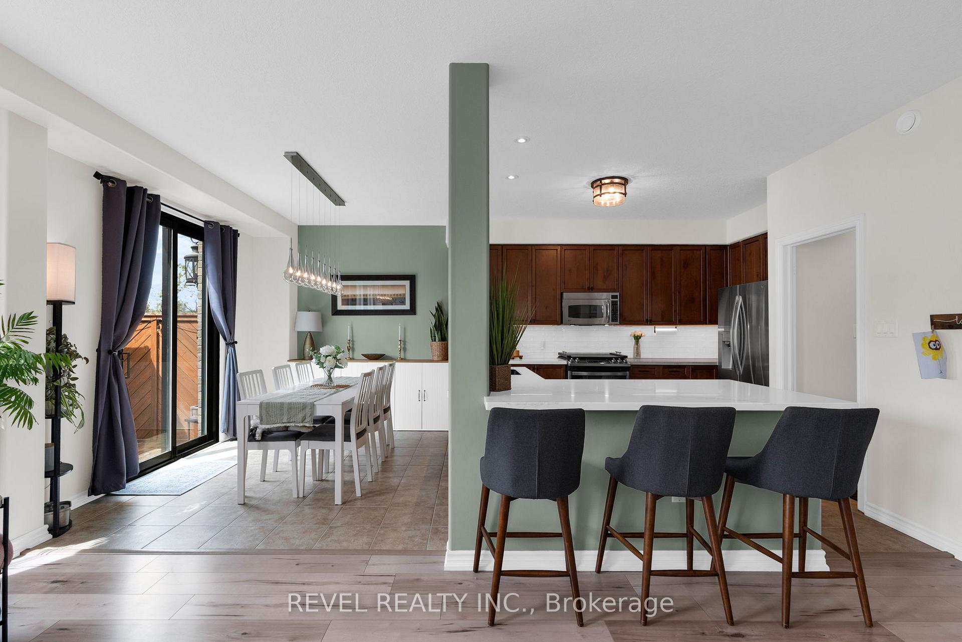 Photo 9 of 44 Graihawk Drive, Barrie, Ardagh — HOMEH