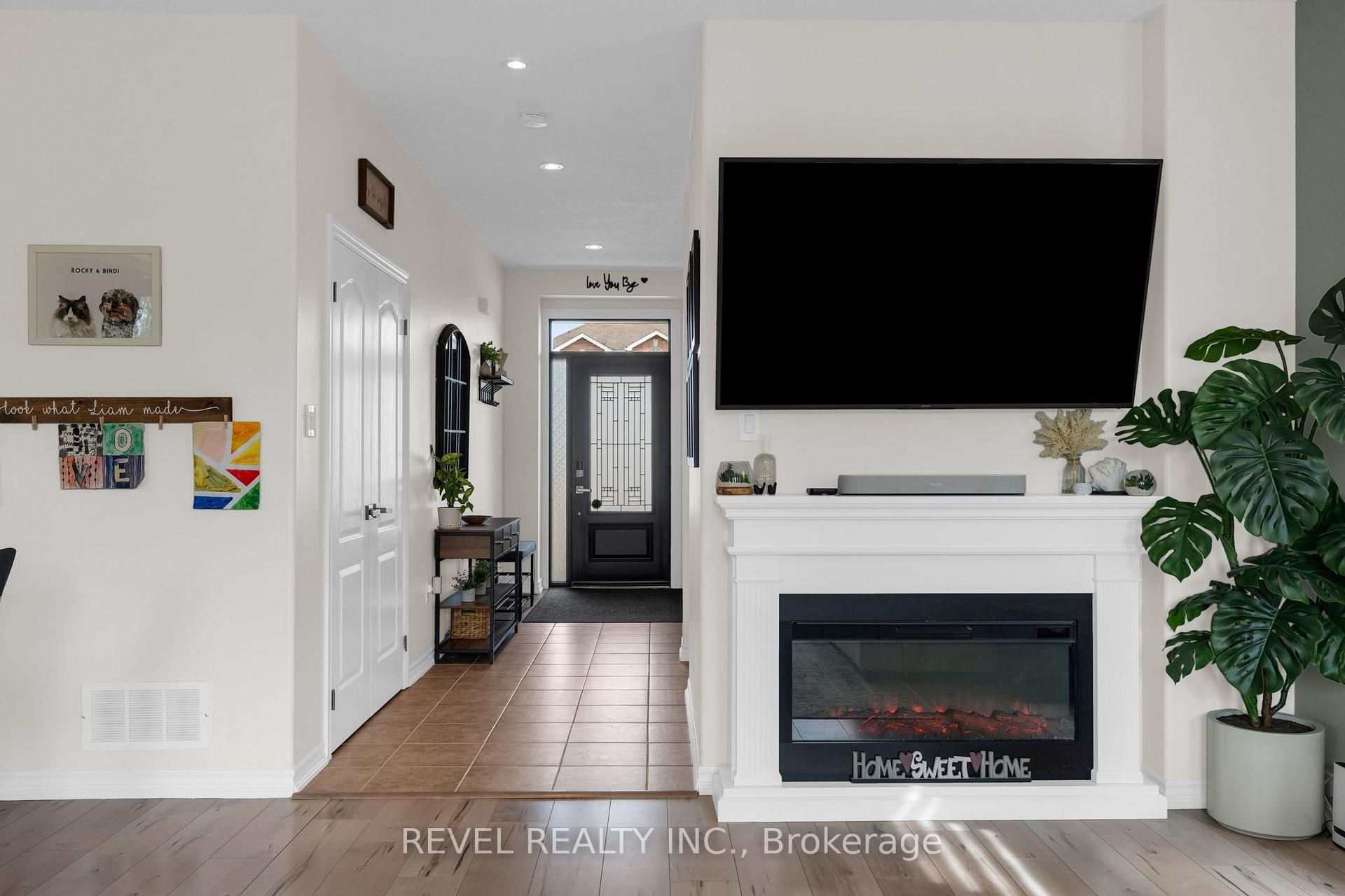 Photo 11 of 44 Graihawk Drive, Barrie, Ardagh — HOMEH