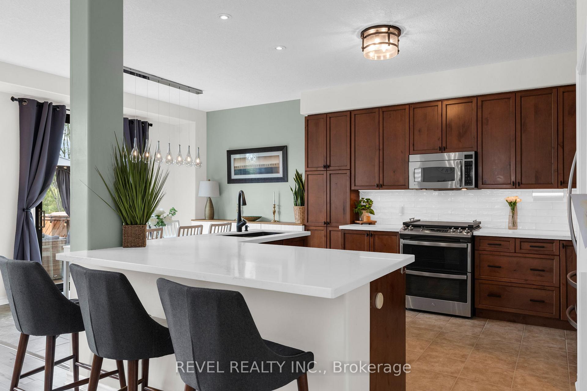 Photo 15 of 44 Graihawk Drive, Barrie, Ardagh — HOMEH