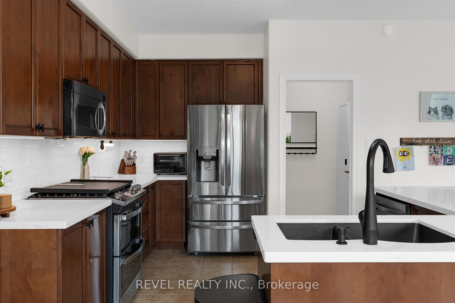 Photo 17 of 44 Graihawk Drive, Barrie, Ardagh — HOMEH