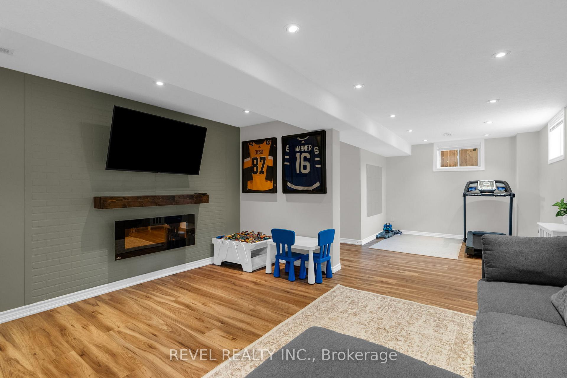 Photo 39 of 44 Graihawk Drive, Barrie, Ardagh — HOMEH