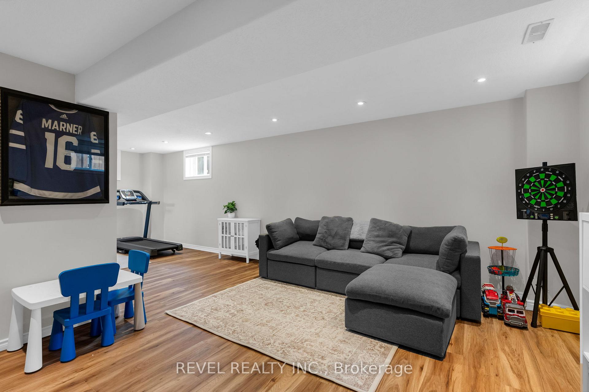 Photo 40 of 44 Graihawk Drive, Barrie, Ardagh — HOMEH