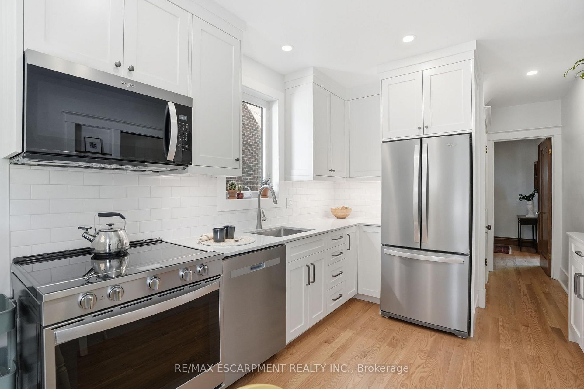 Photo 11 of 97 Cline Avenue N, Hamilton, Westdale — HOMEH