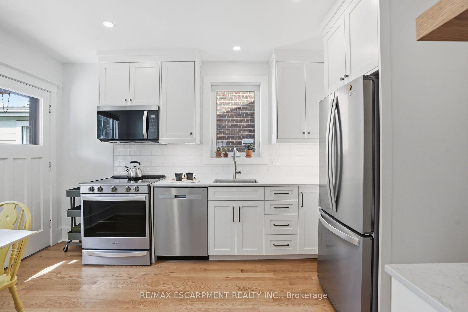 Photo 12 of 97 Cline Avenue N, Hamilton, Westdale — HOMEH