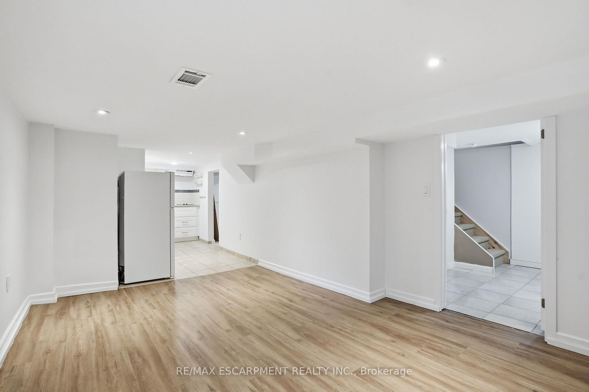 Photo 23 of 97 Cline Avenue N, Hamilton, Westdale — HOMEH