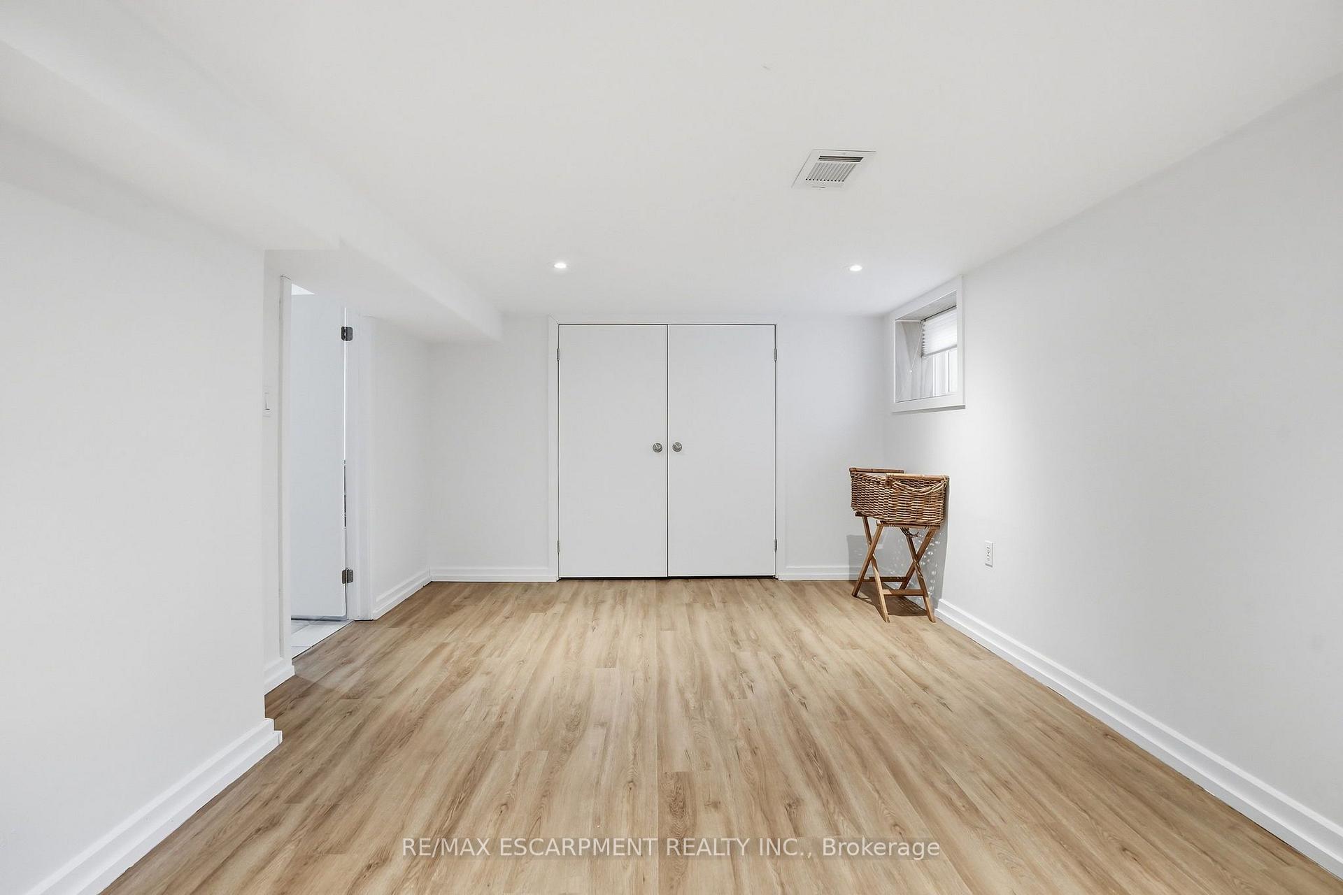 Photo 24 of 97 Cline Avenue N, Hamilton, Westdale — HOMEH