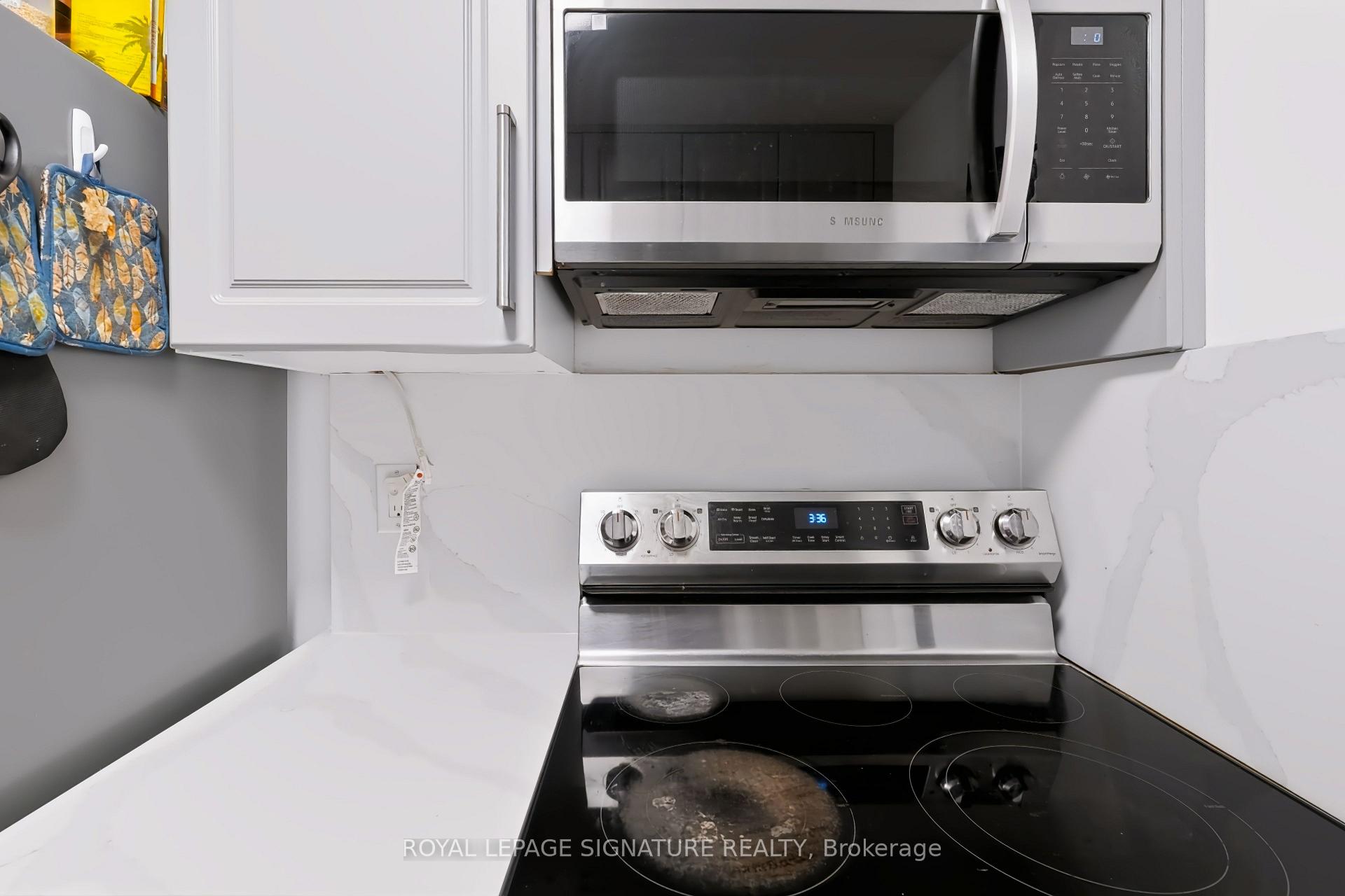 Photo 10 of Unit 401, 2485 Woking Crescent, Mississauga, Sheridan — HOMEH