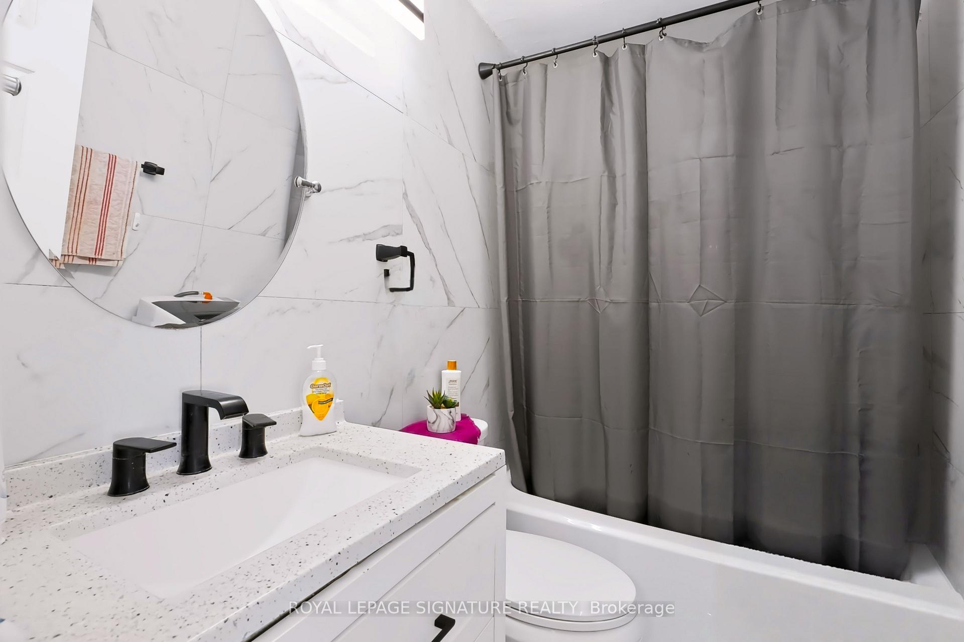 Photo 18 of Unit 401, 2485 Woking Crescent, Mississauga, Sheridan — HOMEH