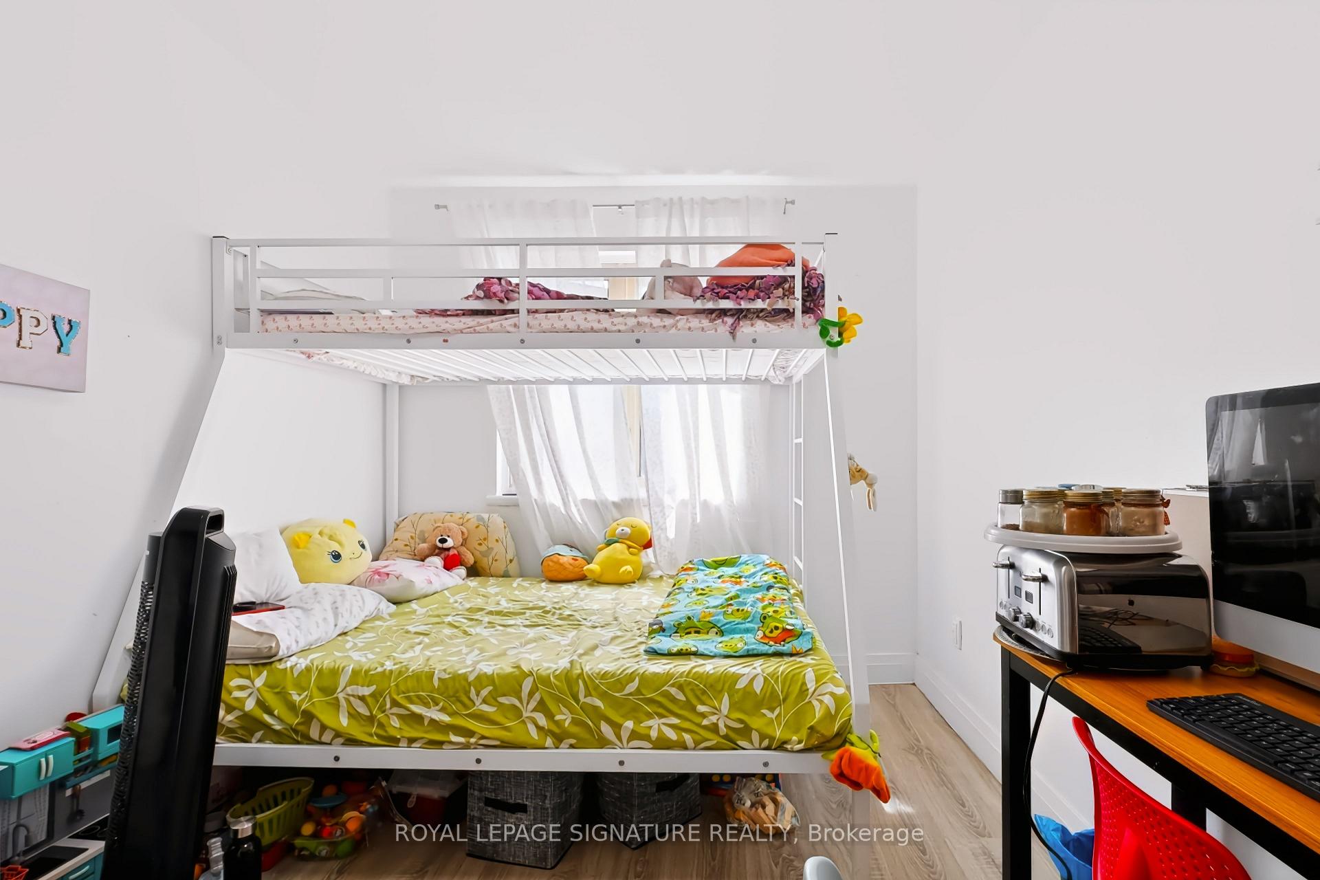 Photo 22 of Unit 401, 2485 Woking Crescent, Mississauga, Sheridan — HOMEH