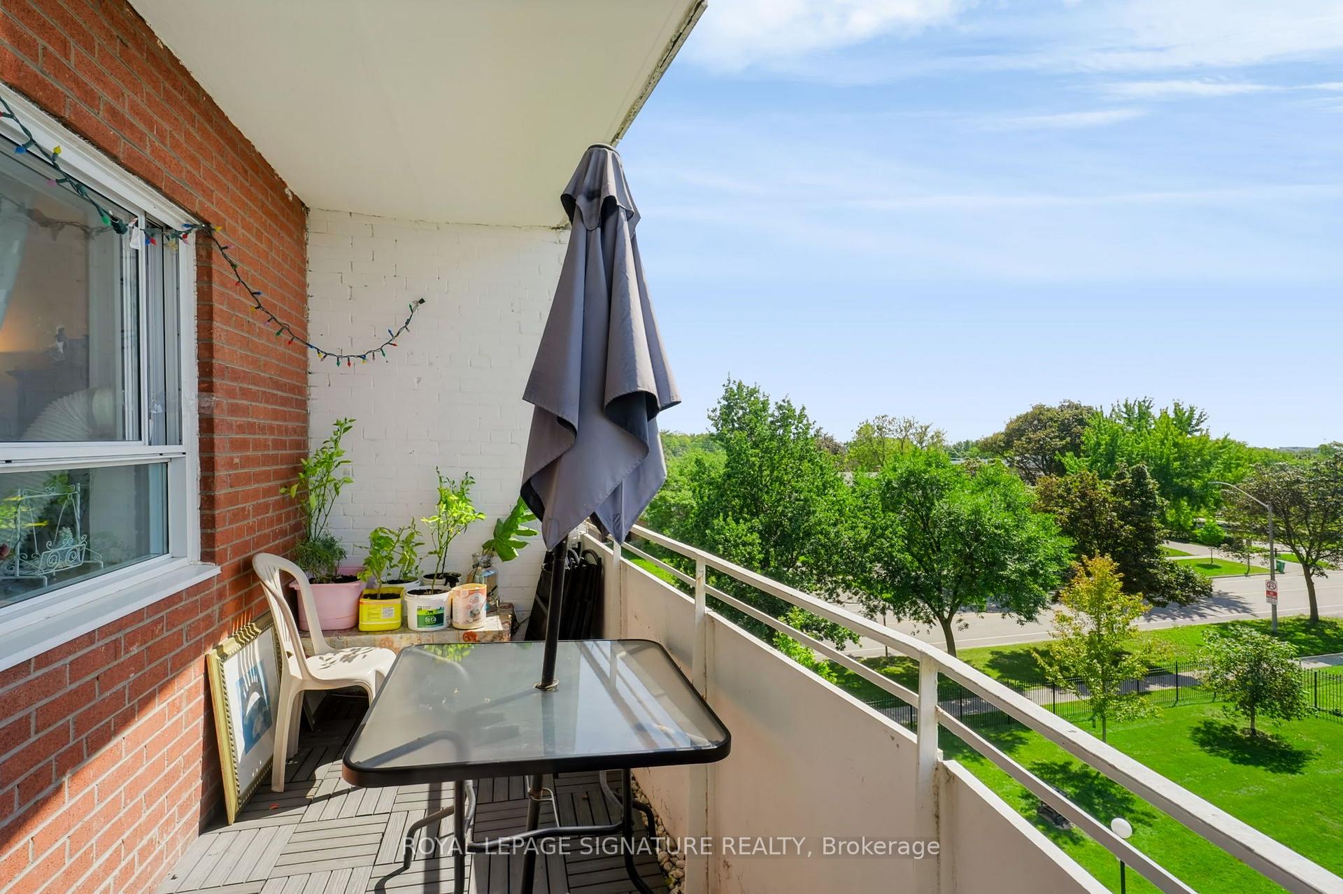 Photo 23 of Unit 401, 2485 Woking Crescent, Mississauga, Sheridan — HOMEH