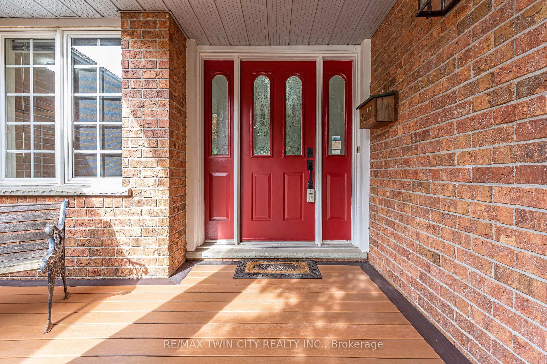 Photo 4 of 372 Gatestone Boulevard, Waterloo, Upper Beechwood — HOMEH