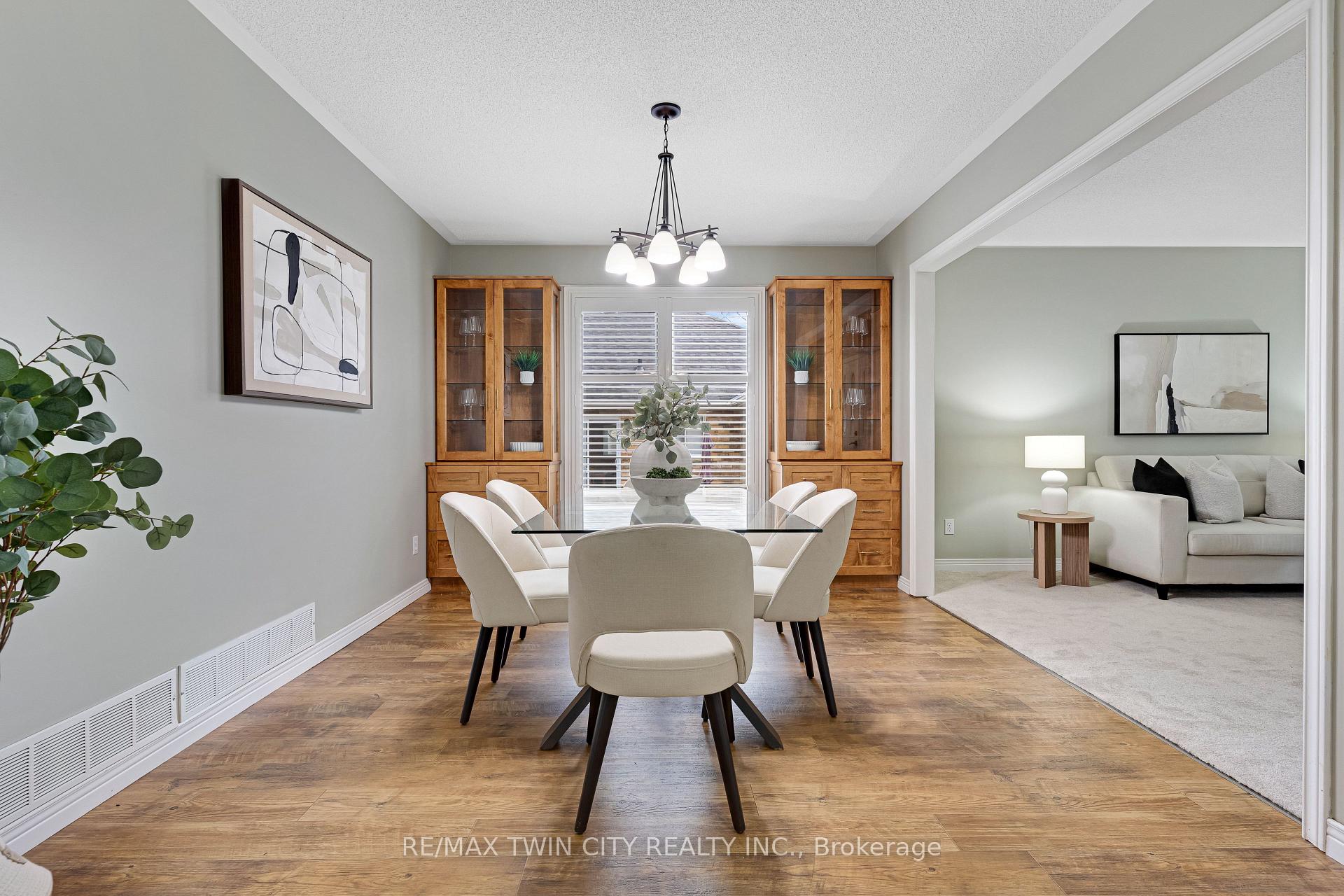 Photo 7 of 372 Gatestone Boulevard, Waterloo, Upper Beechwood — HOMEH