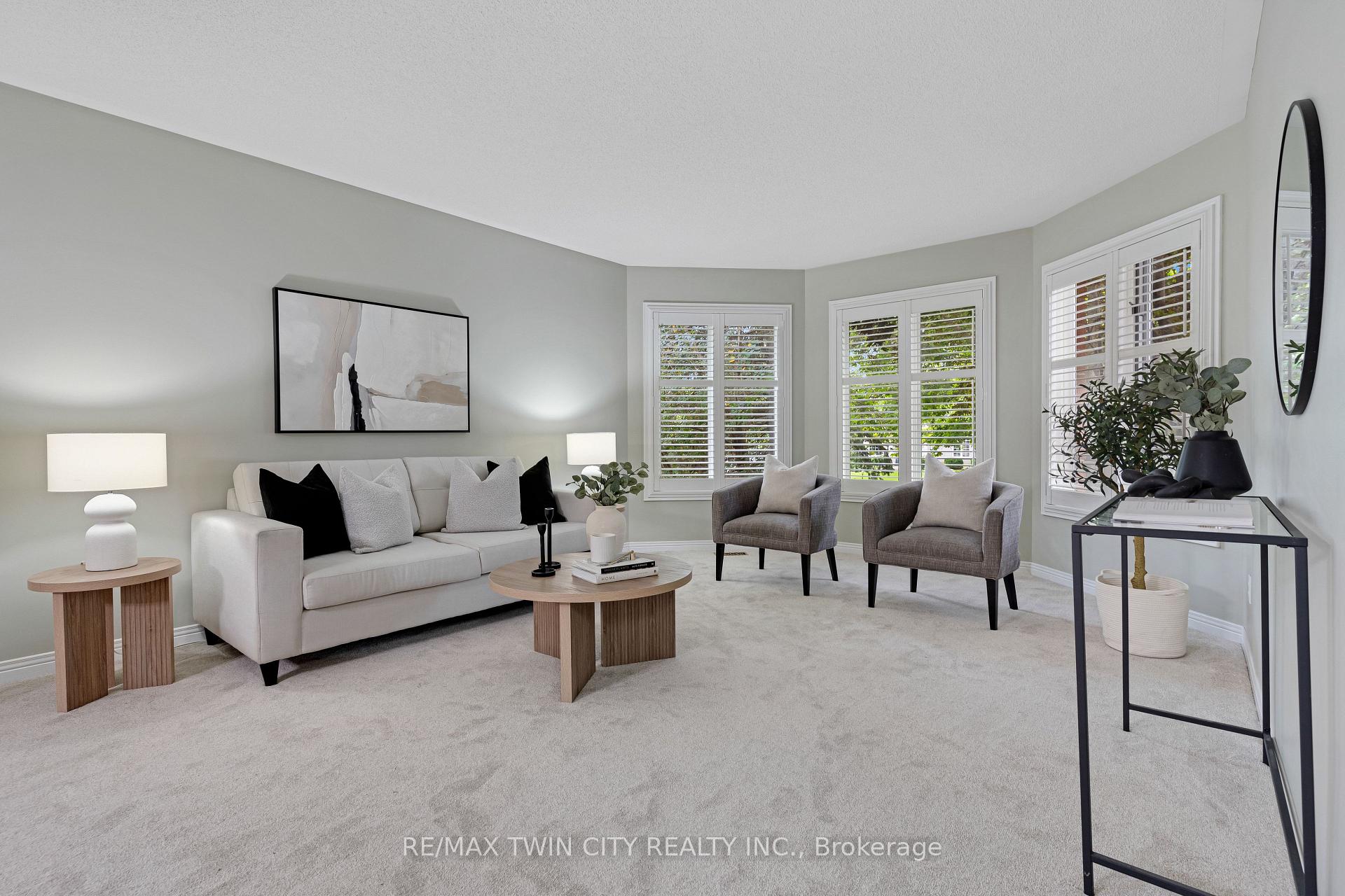 Photo 9 of 372 Gatestone Boulevard, Waterloo, Upper Beechwood — HOMEH