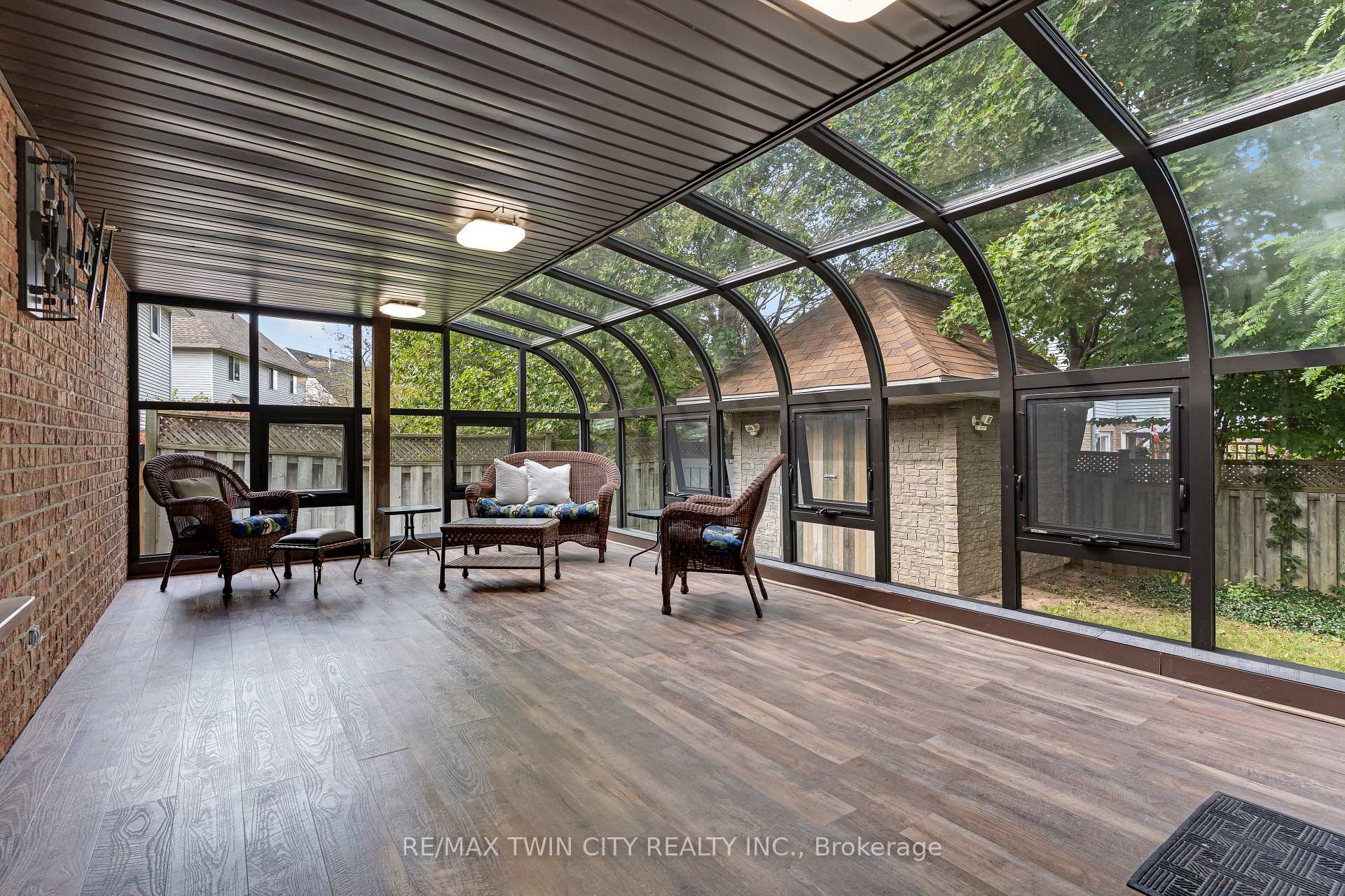 Photo 23 of 372 Gatestone Boulevard, Waterloo, Upper Beechwood — HOMEH