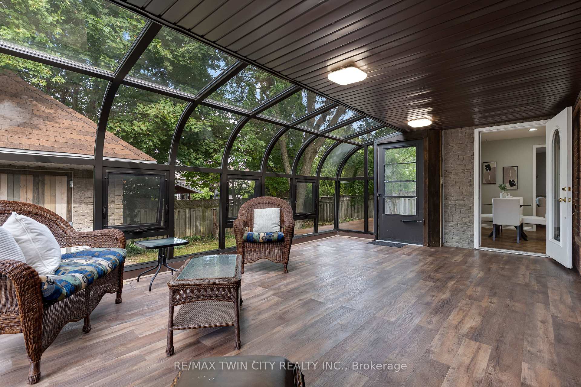 Photo 24 of 372 Gatestone Boulevard, Waterloo, Upper Beechwood — HOMEH