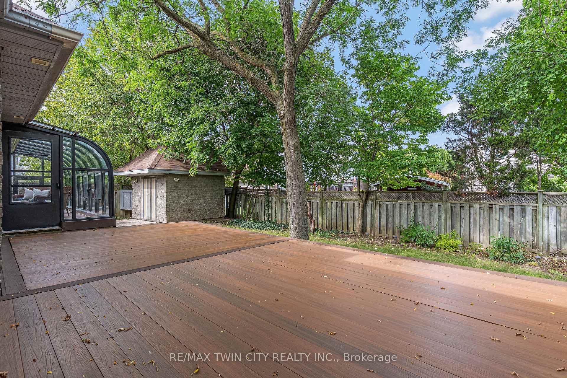 Photo 40 of 372 Gatestone Boulevard, Waterloo, Upper Beechwood — HOMEH