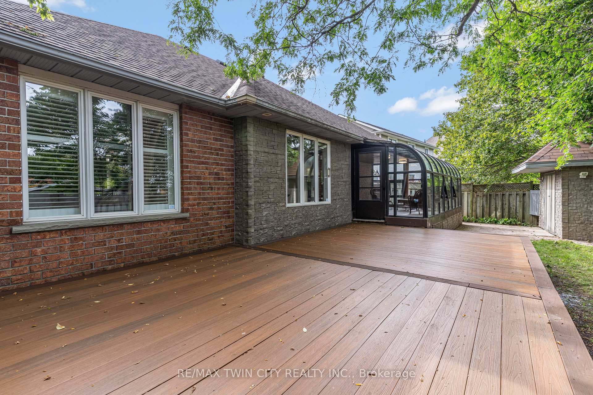 Photo 41 of 372 Gatestone Boulevard, Waterloo, Upper Beechwood — HOMEH