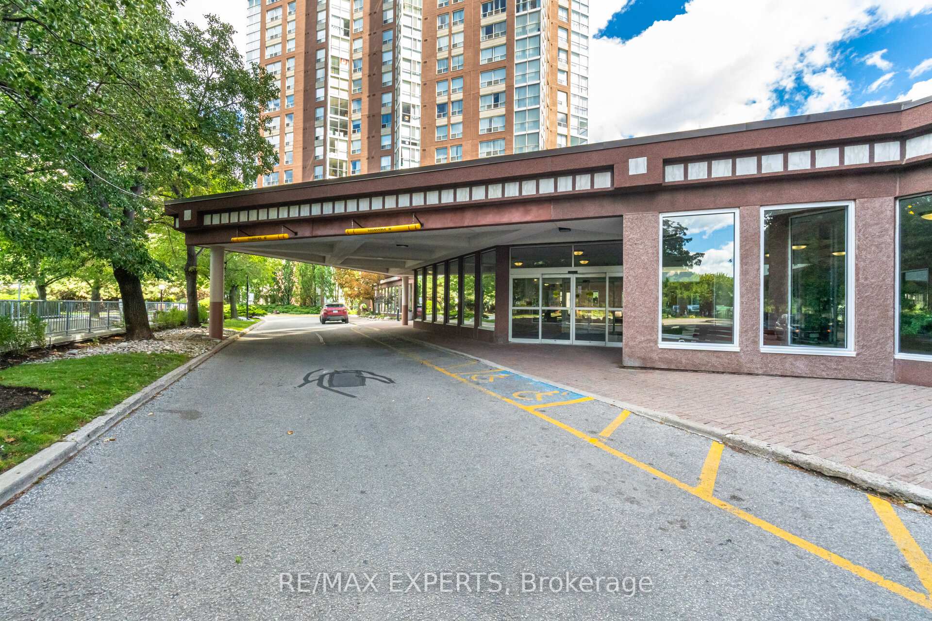 Photo 3 of Unit 3610, 7 Concorde Place, North York, Banbury-Don Mills — HOMEH
