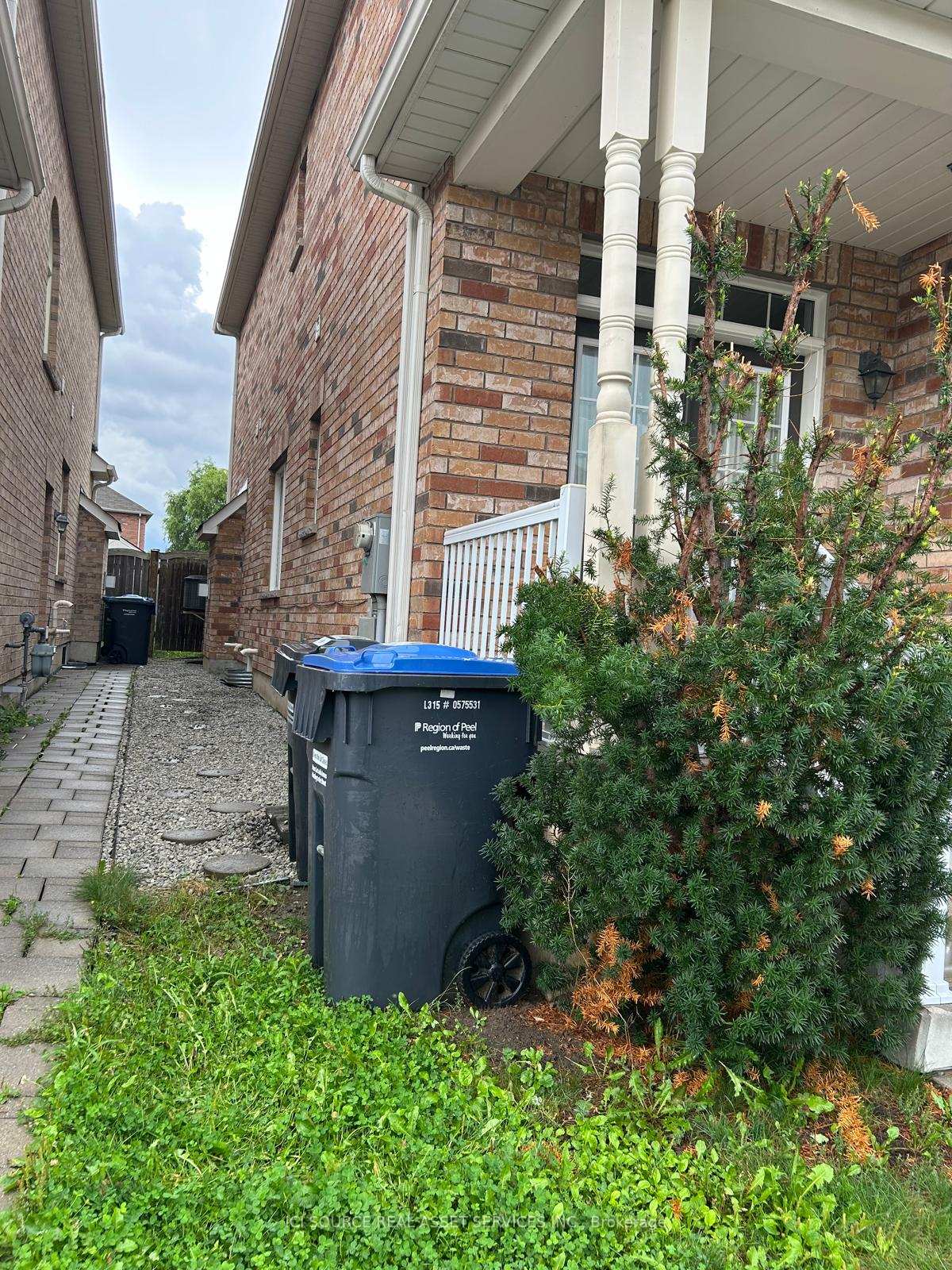 Photo 8 of Unit Upper, 11 Pomell Trail, Brampton, Bram East — HOMEH