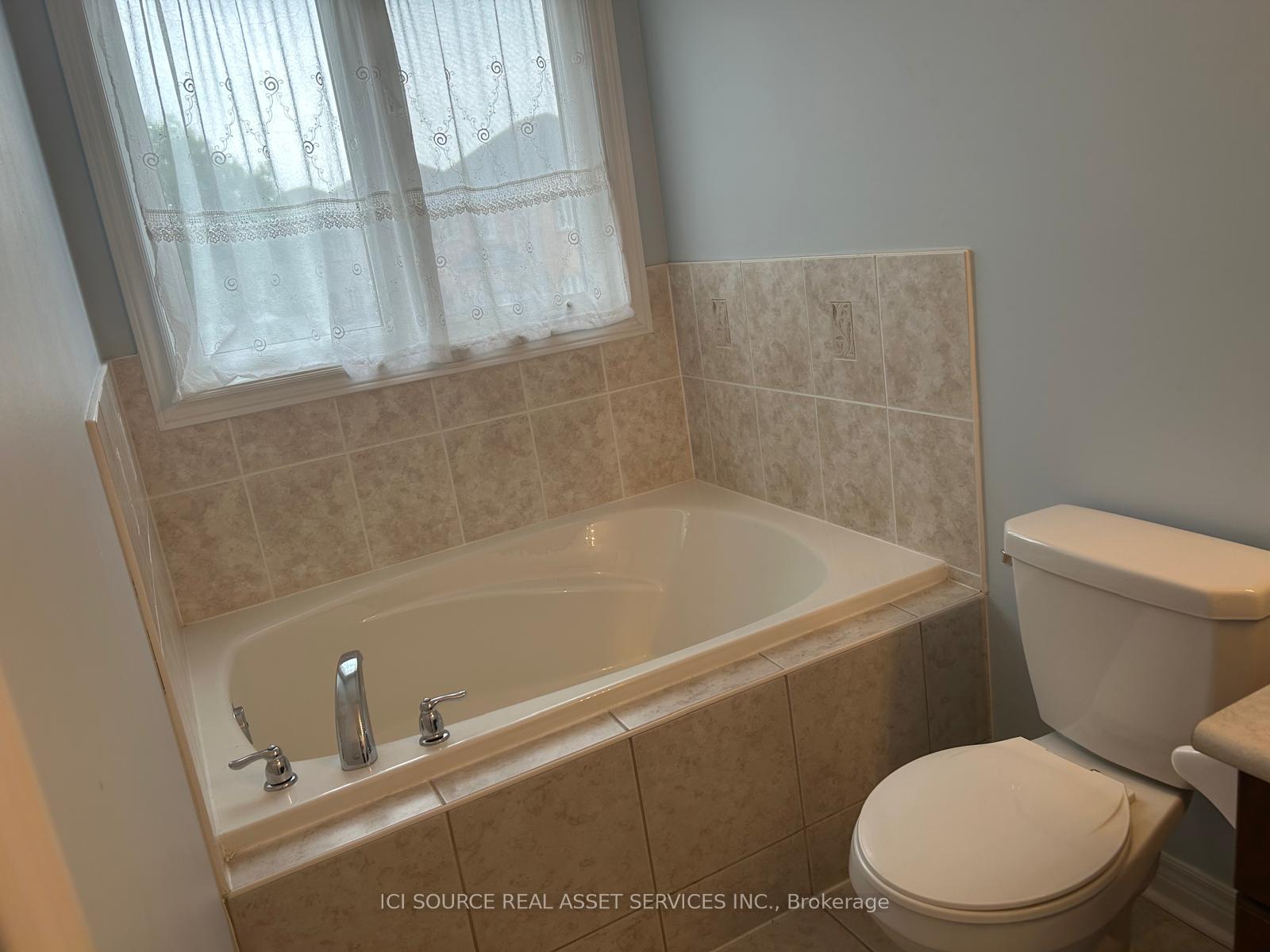 Photo 31 of Unit Upper, 11 Pomell Trail, Brampton, Bram East — HOMEH