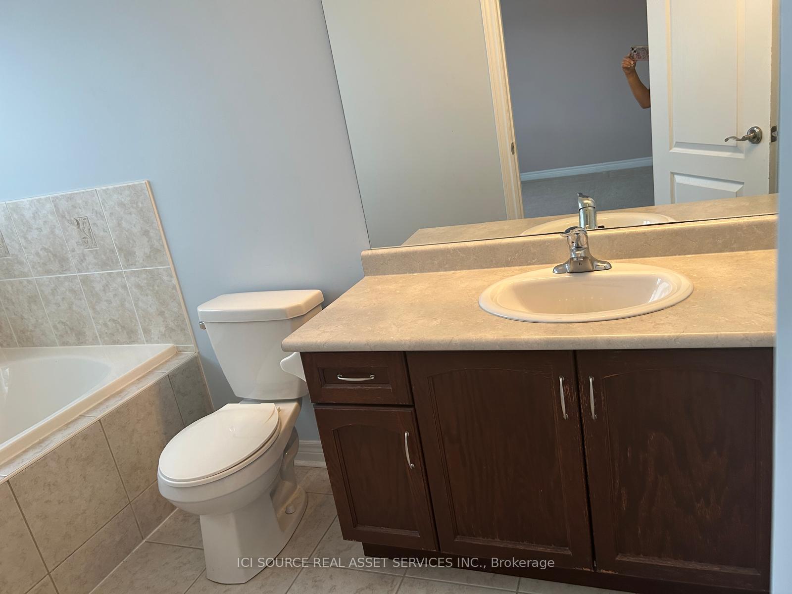 Photo 32 of Unit Upper, 11 Pomell Trail, Brampton, Bram East — HOMEH
