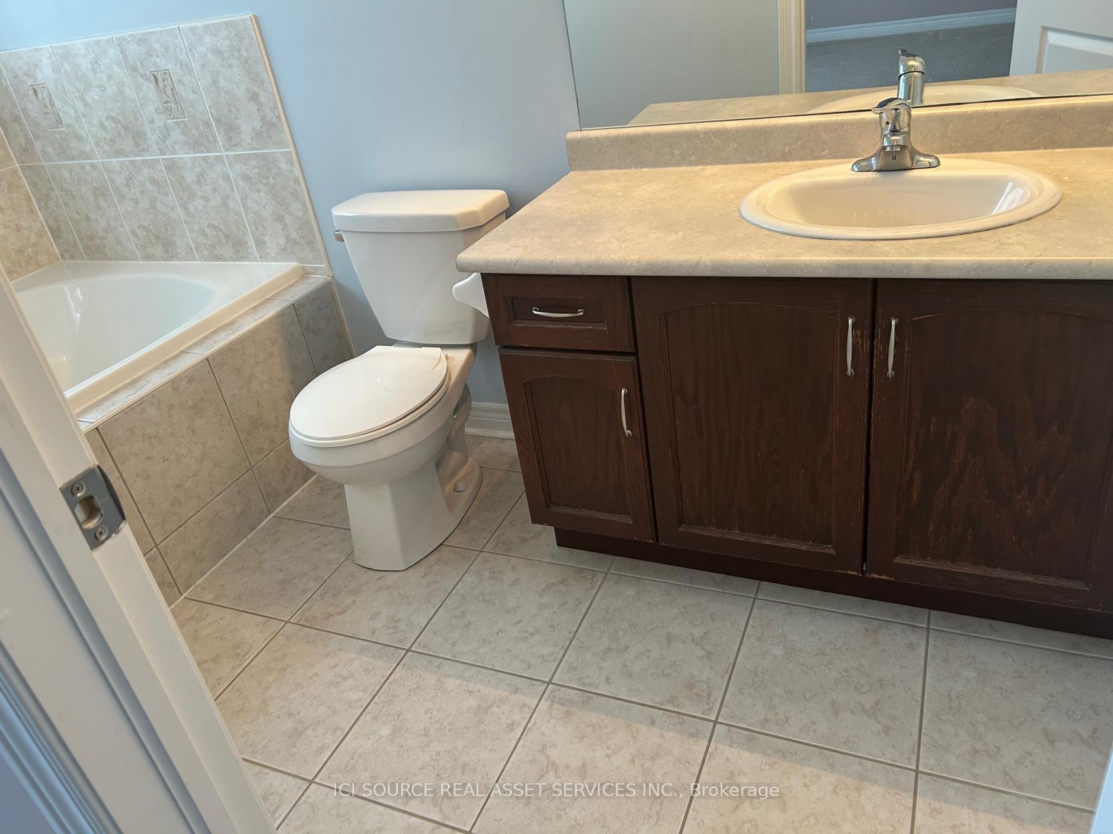 Photo 33 of Unit Upper, 11 Pomell Trail, Brampton, Bram East — HOMEH