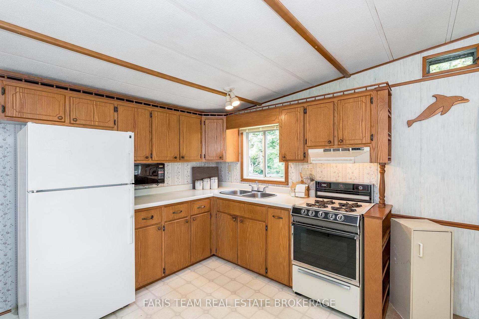 Photo 4 of 77 Stans Circle, Midland — HOMEH