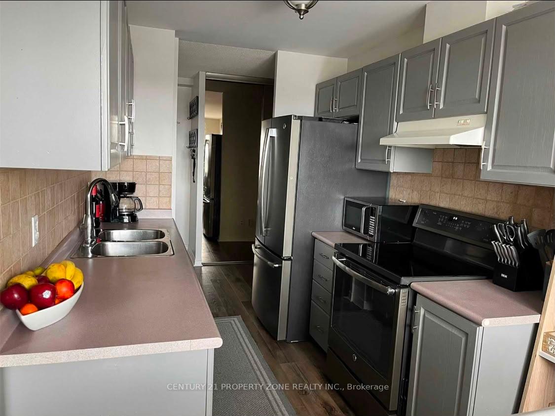Photo 8 of Unit 803, 10 Dayspring Circle, Brampton, Goreway Drive Corridor — HOMEH