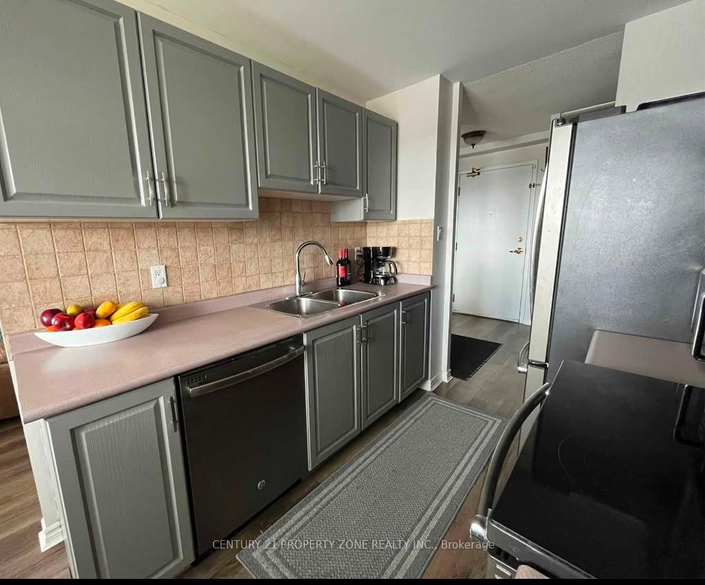 Photo 14 of Unit 803, 10 Dayspring Circle, Brampton, Goreway Drive Corridor — HOMEH