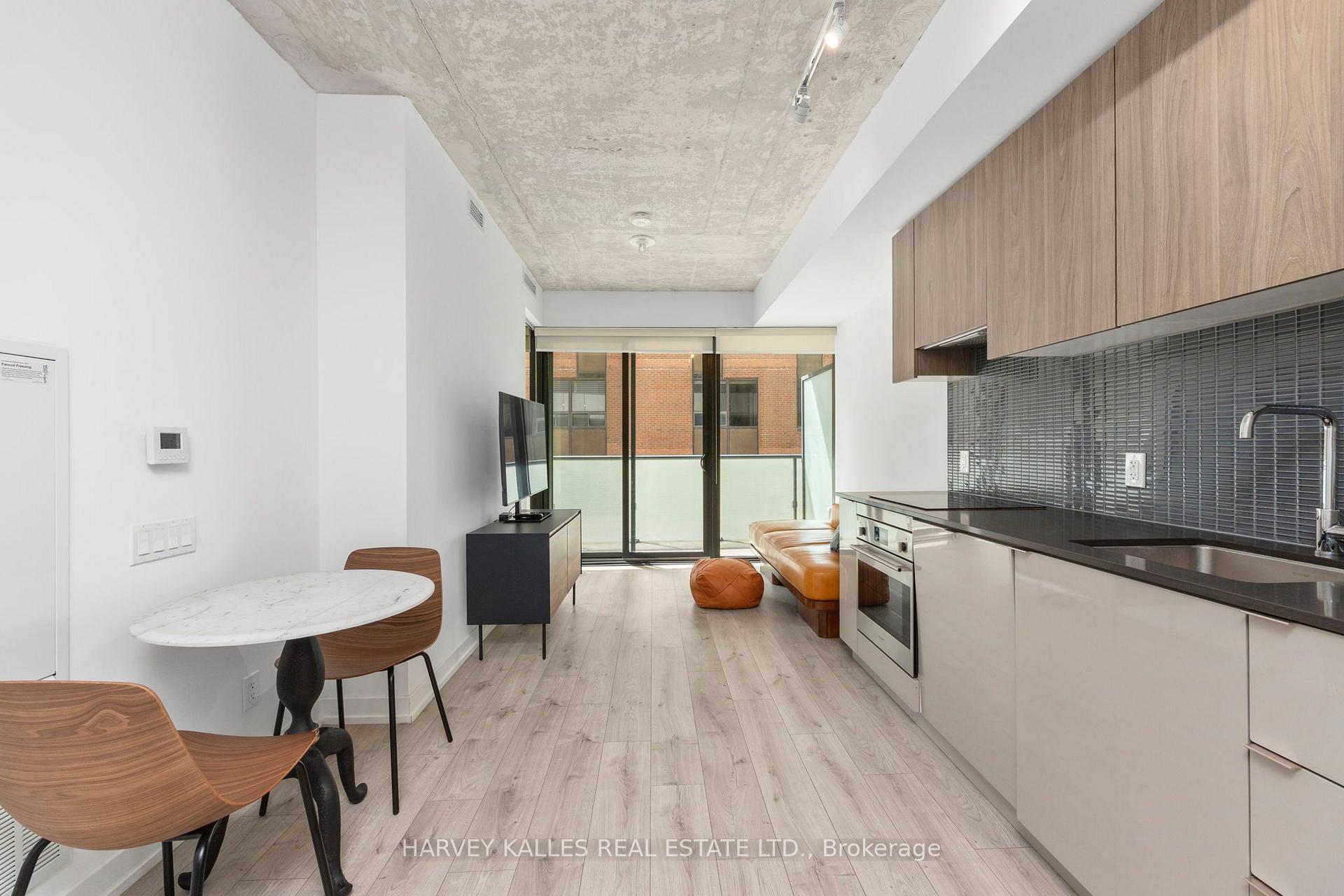 Photo 4 of Unit 523, 161 Roehampton Avenue, Toronto, Mount Pleasant West — HOMEH