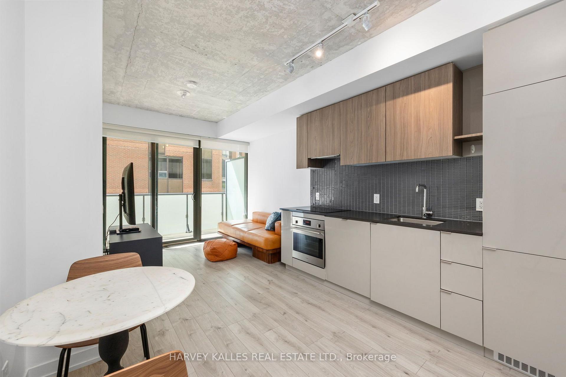 Photo 5 of Unit 523, 161 Roehampton Avenue, Toronto, Mount Pleasant West — HOMEH