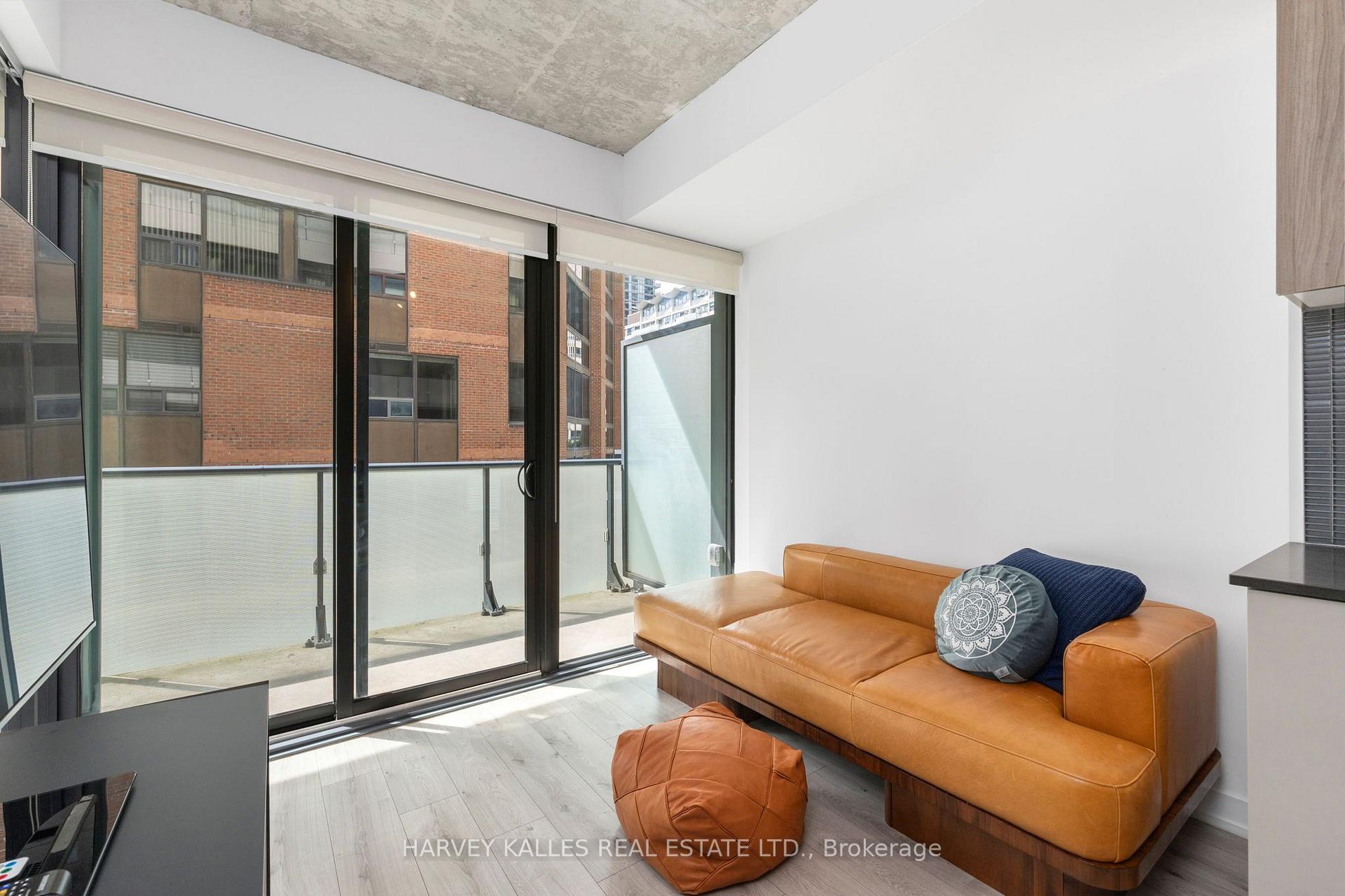Photo 6 of Unit 523, 161 Roehampton Avenue, Toronto, Mount Pleasant West — HOMEH