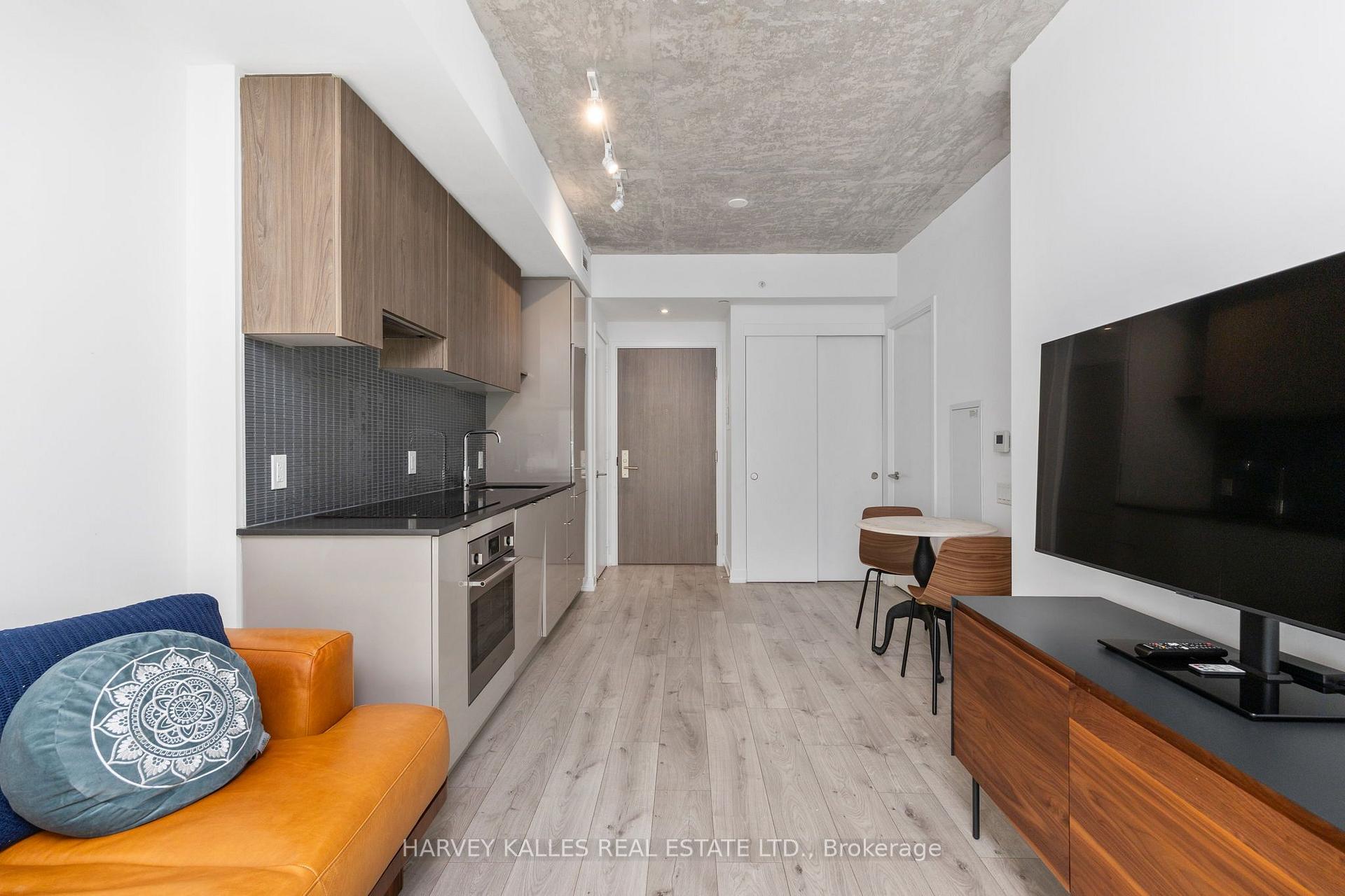 Photo 8 of Unit 523, 161 Roehampton Avenue, Toronto, Mount Pleasant West — HOMEH