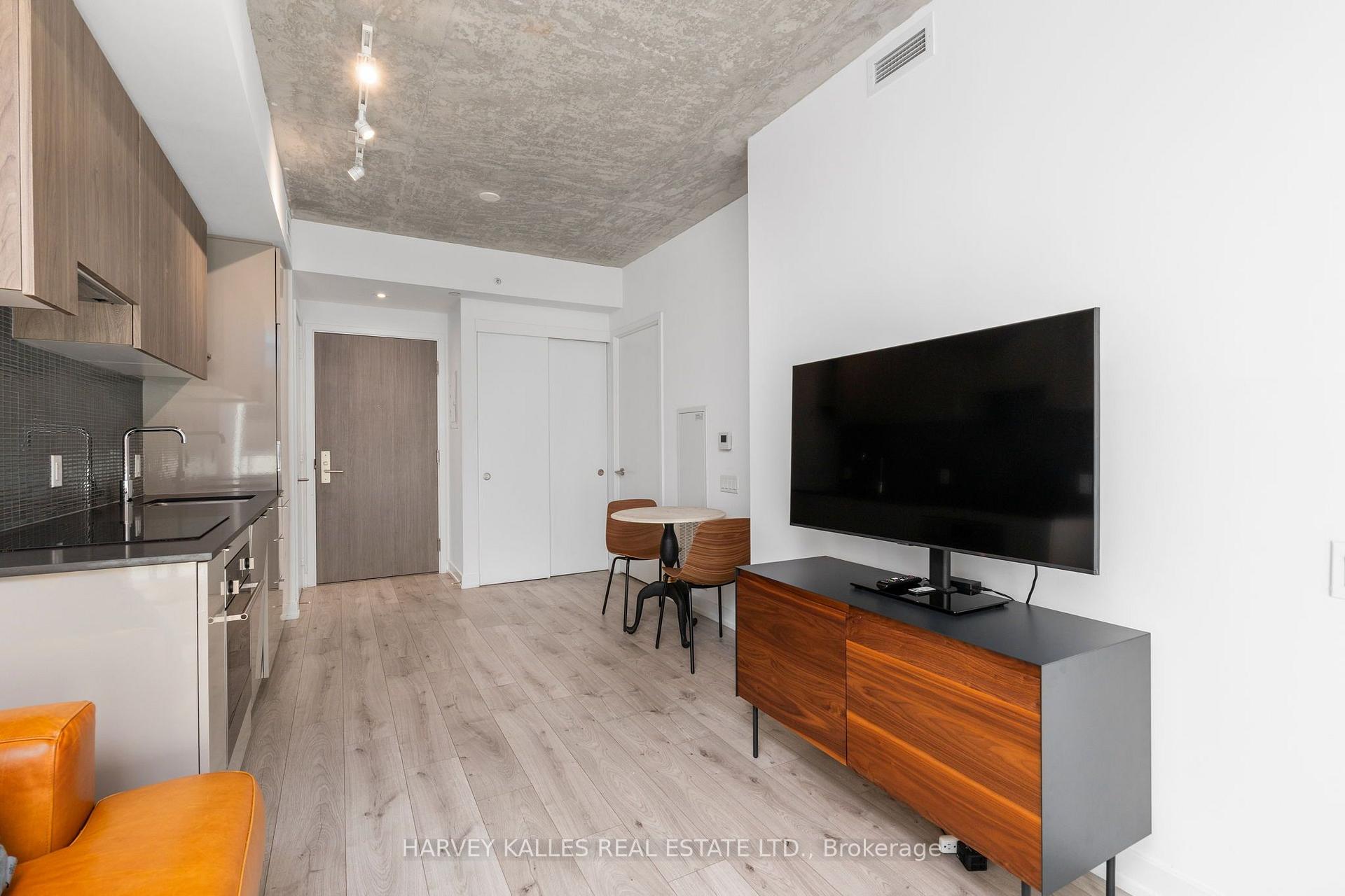 Photo 9 of Unit 523, 161 Roehampton Avenue, Toronto, Mount Pleasant West — HOMEH