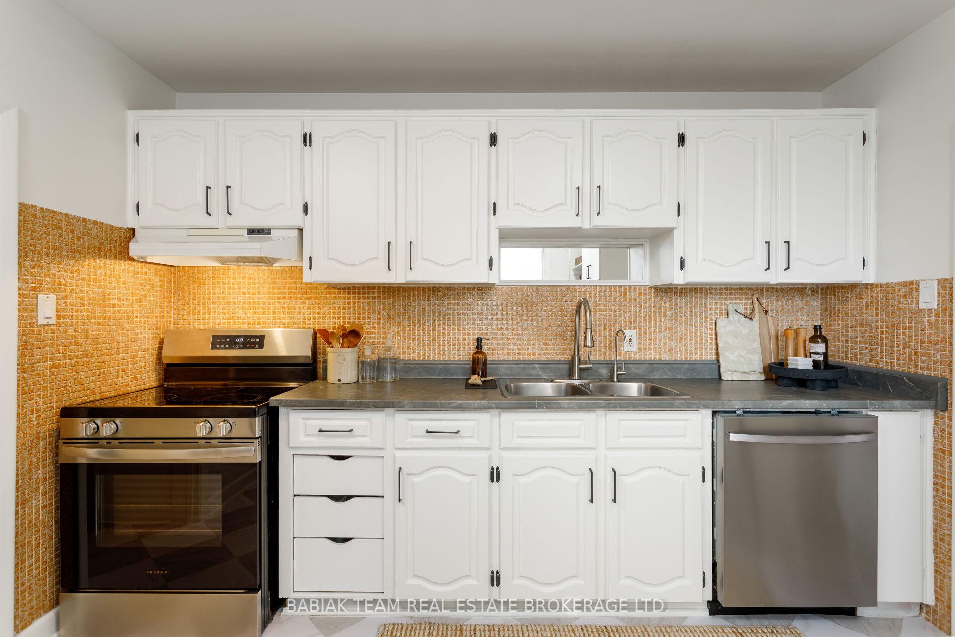 Photo 11 of 45 Montye Avenue, Toronto, Runnymede-Bloor West Village — HOMEH