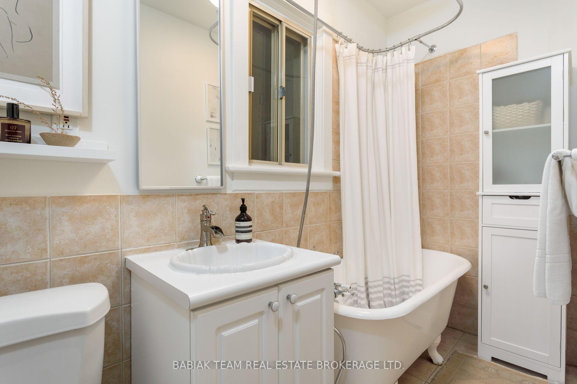 Photo 22 of 45 Montye Avenue, Toronto, Runnymede-Bloor West Village — HOMEH