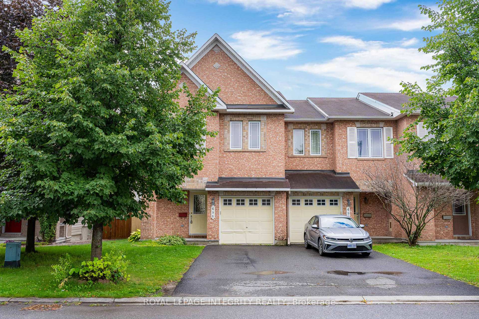 Photo 3 of 496 Temiskaming Crescent, Ottawa, Barrhaven - Strandherd — HOMEH