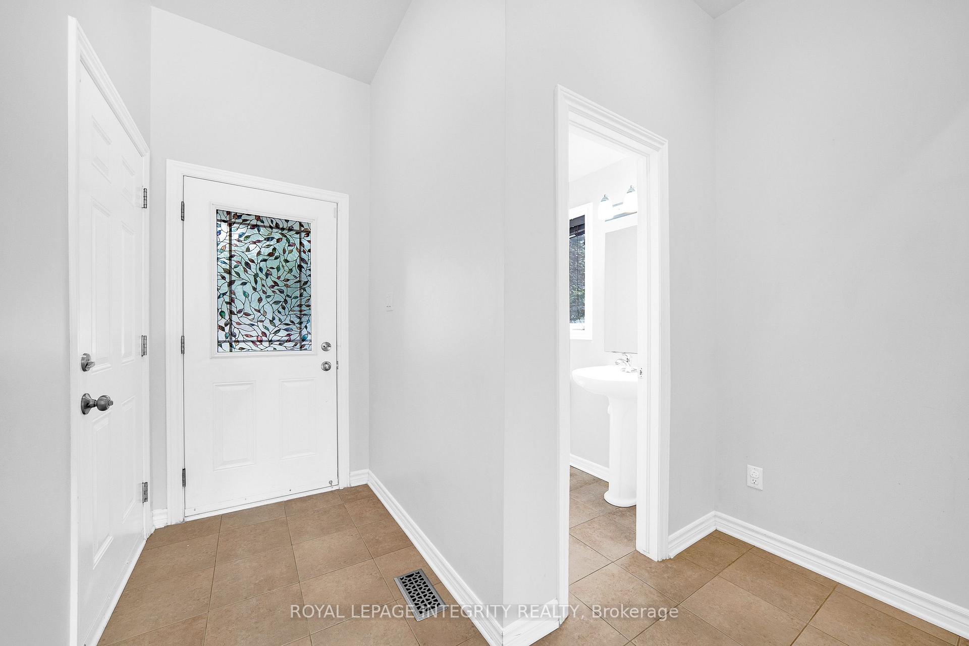 Photo 4 of 496 Temiskaming Crescent, Ottawa, Barrhaven - Strandherd — HOMEH